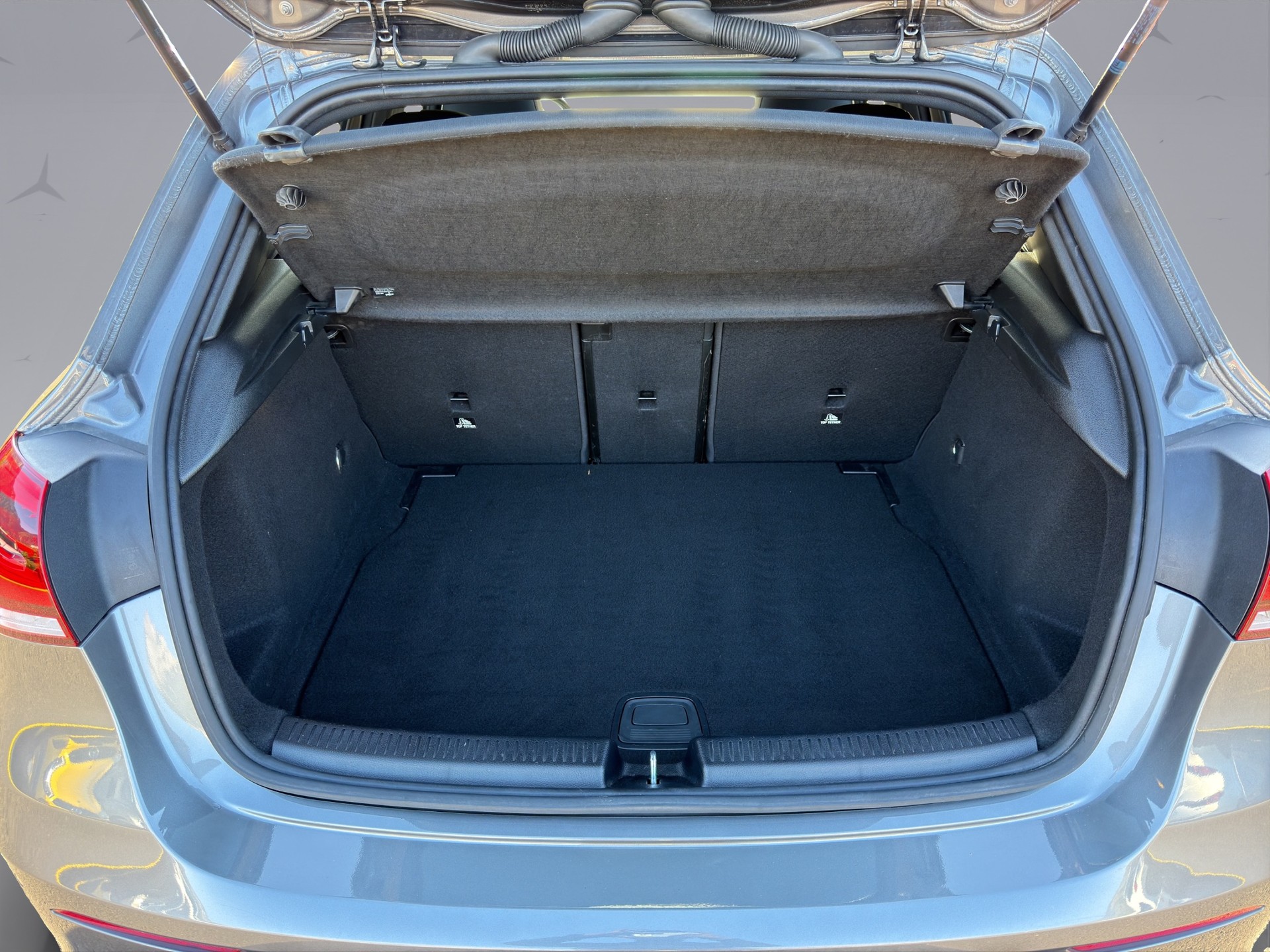 MERCEDES-BENZ A-Klasse W177 A 180 AMG Line-image-16