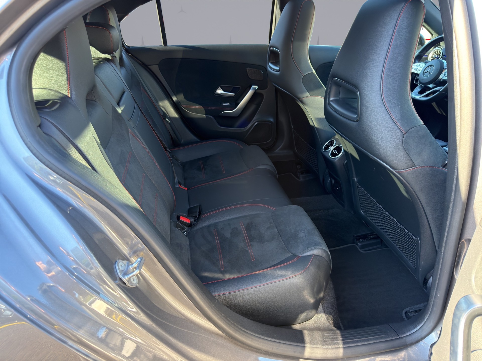 MERCEDES-BENZ A-Klasse W177 A 180 AMG Line-image-15