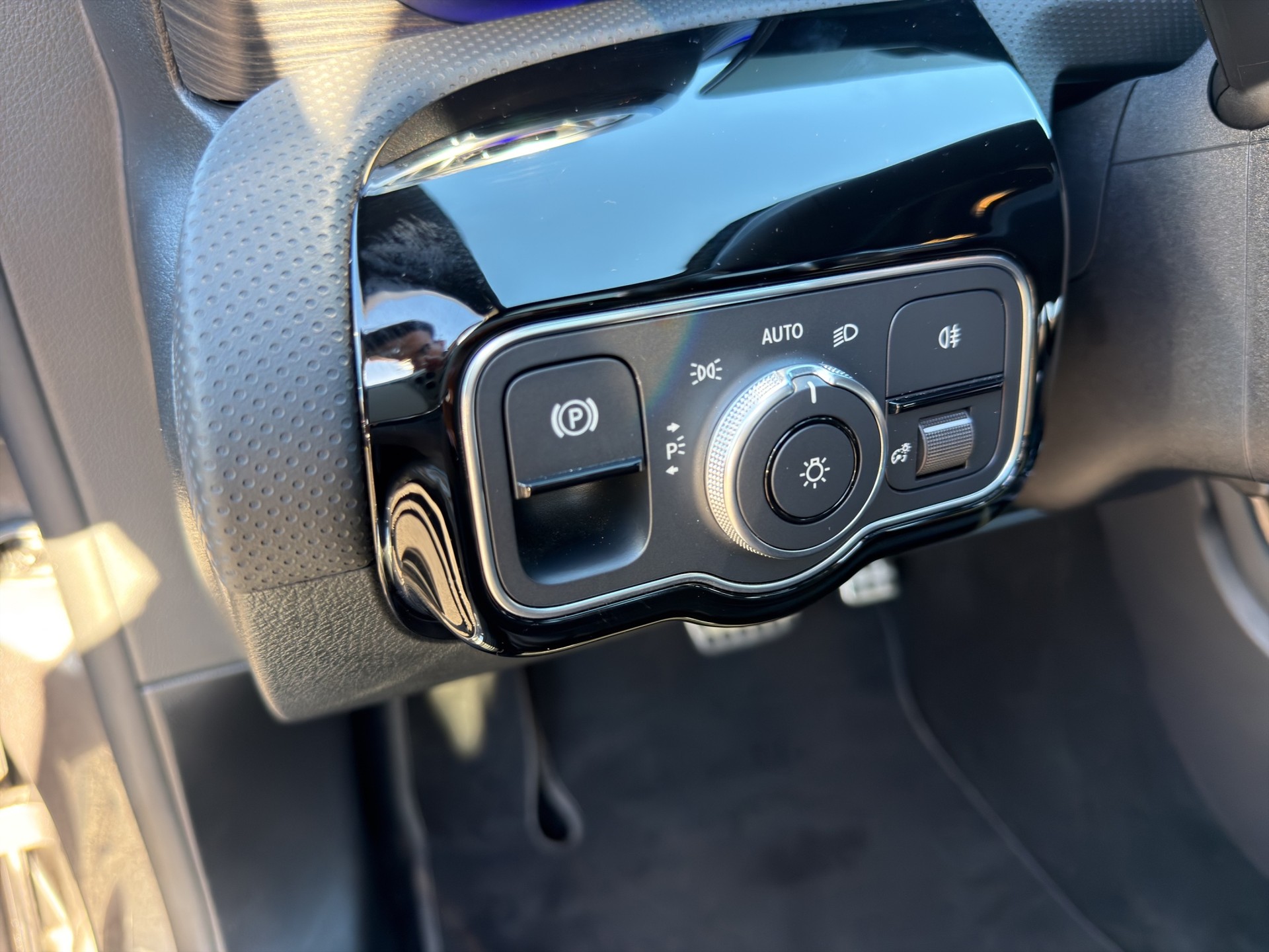MERCEDES-BENZ A-Klasse W177 A 180 AMG Line-image-17