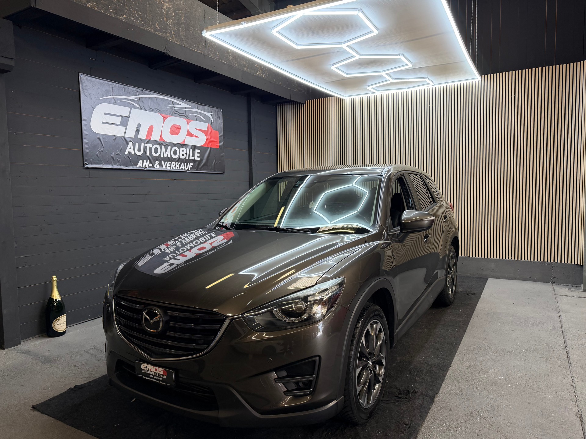 MAZDA CX-5 2.2 D HP Revolution AWD ** Anhängerkupplung 2000**