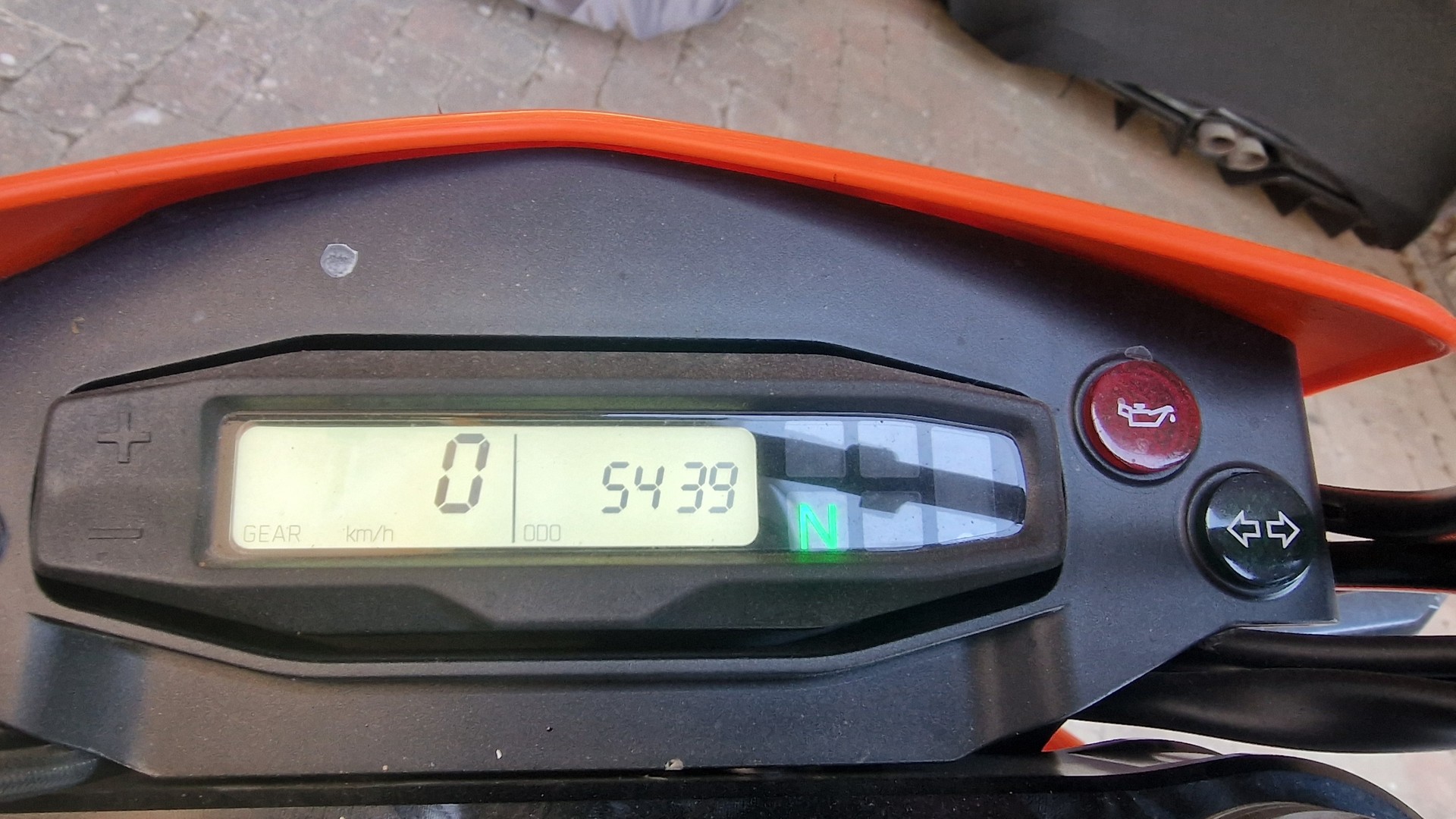 KTM 690 Enduro R ABS-image-4