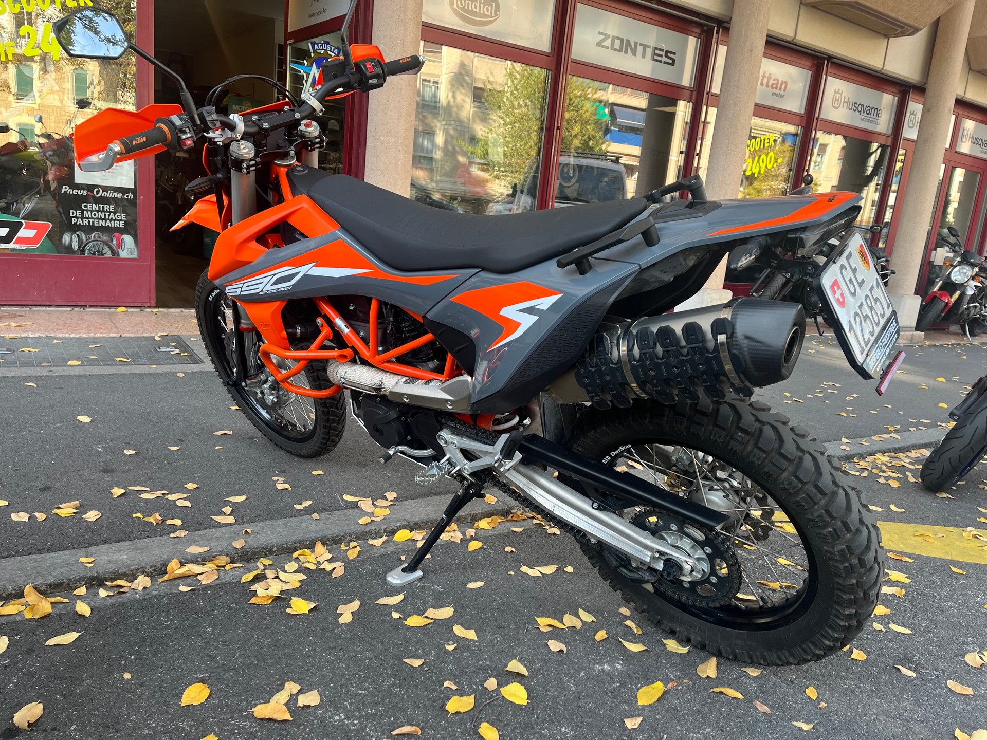 KTM 690 Enduro R ABS-image-1