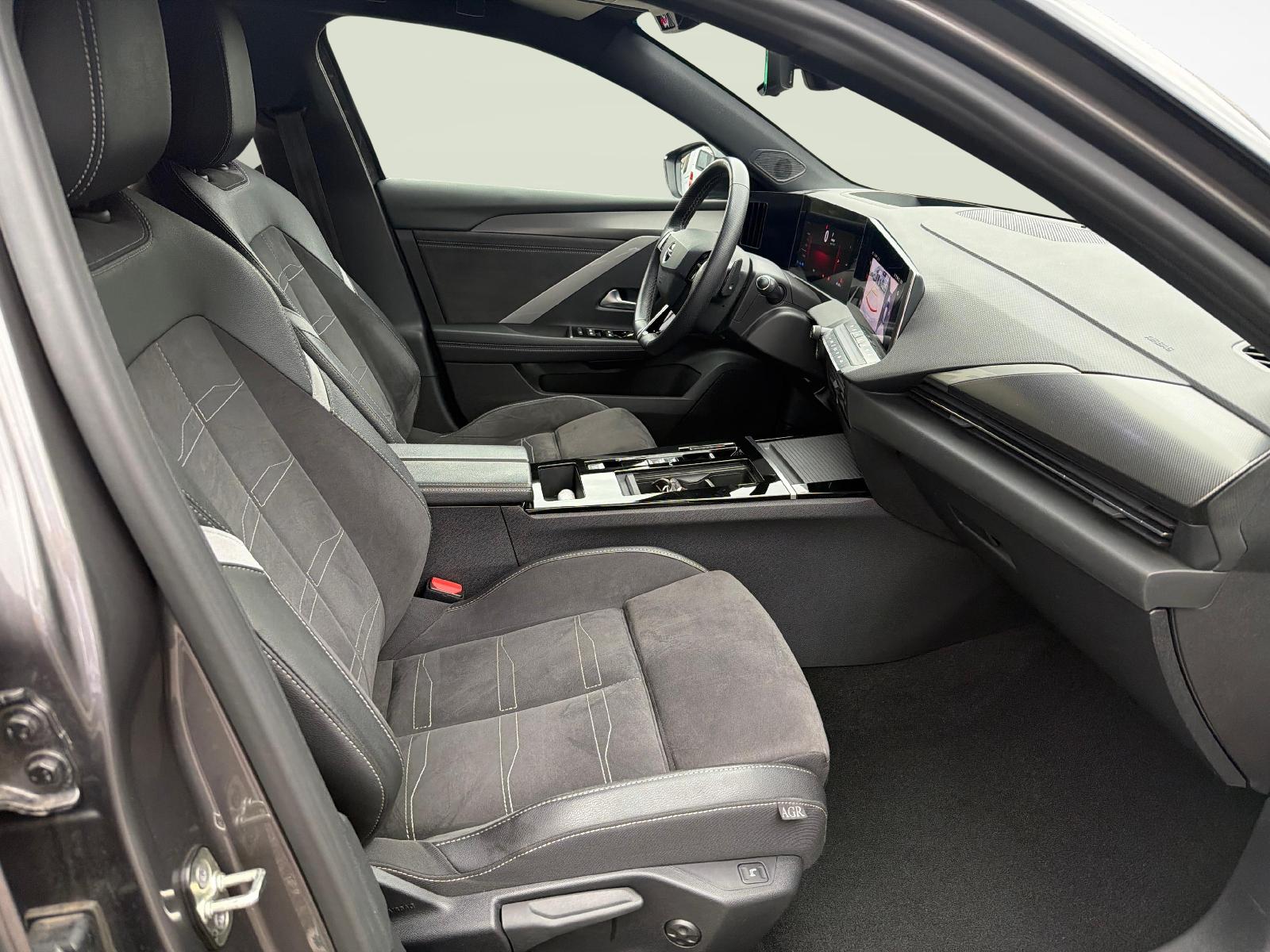 OPEL Astra 1.6 T PHEV 180 Swiss Premium-image-9