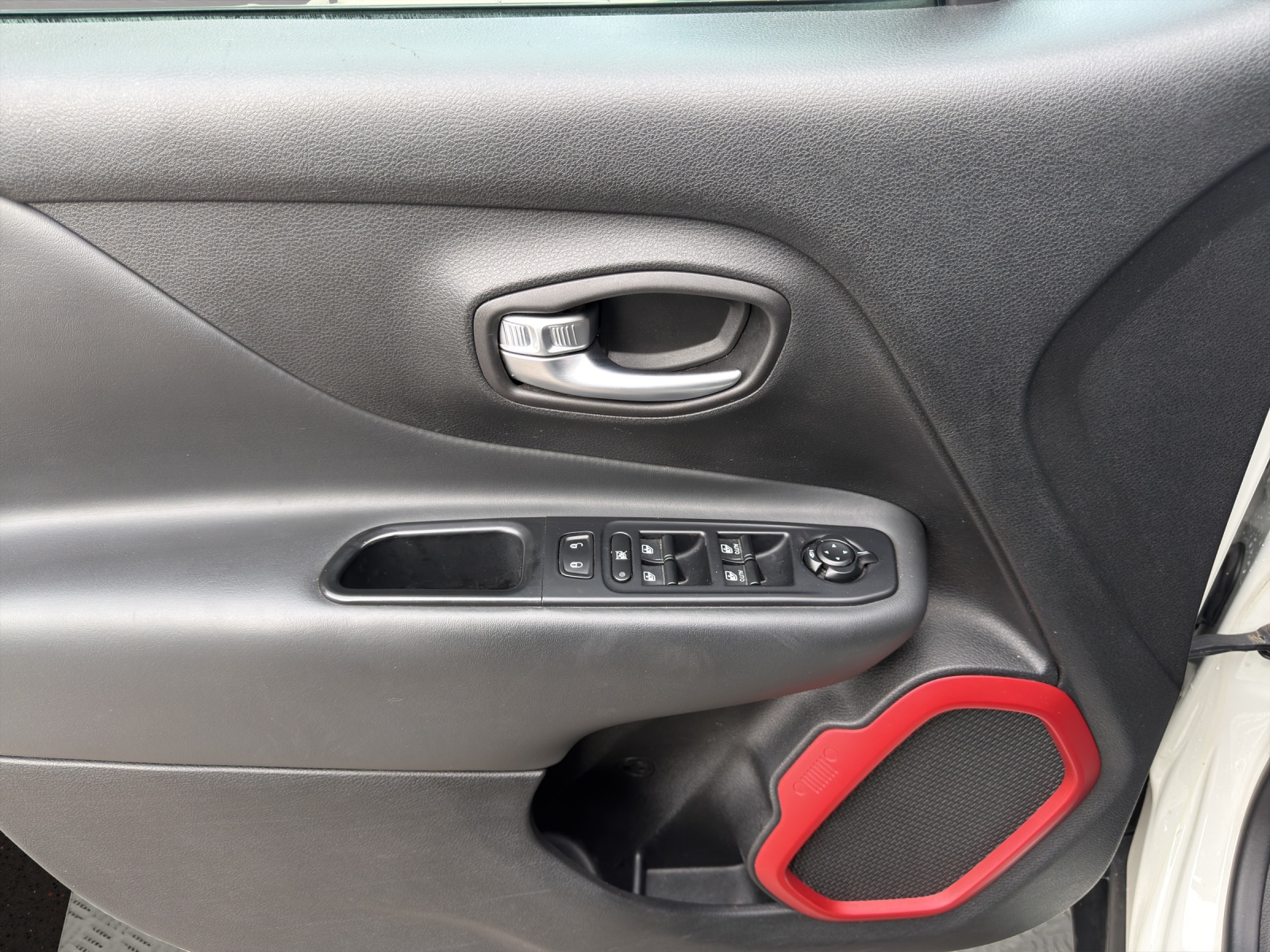 JEEP Renegade 2.0 CRD Trailhawk AWD + Low Range 9ATX-image-11