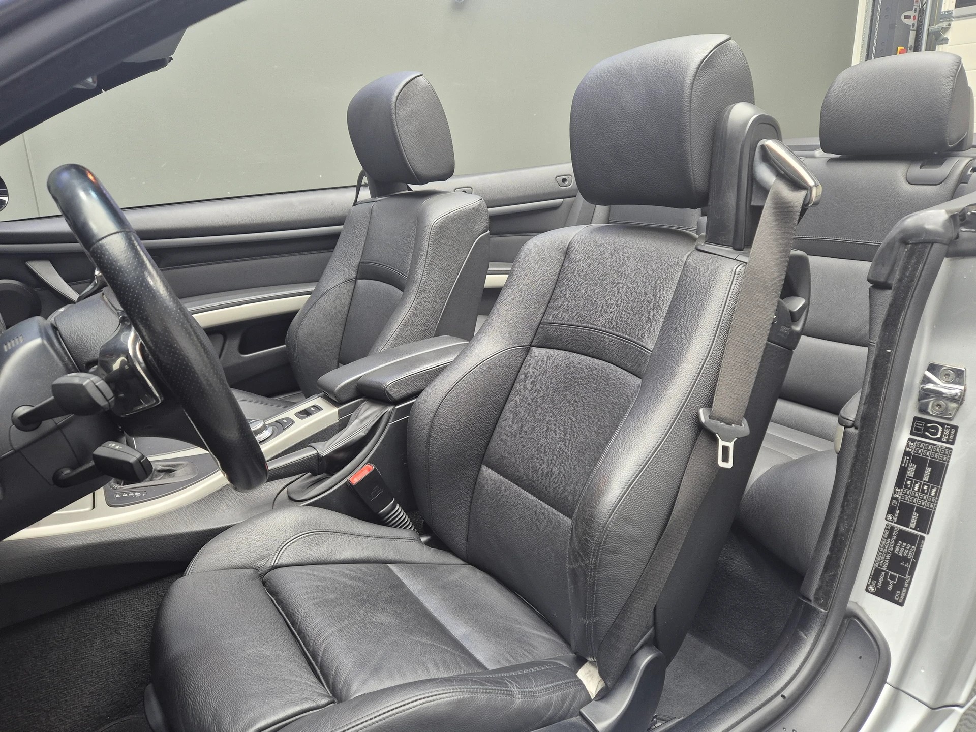 BMW 335i Cabriolet Steptronic-image-11
