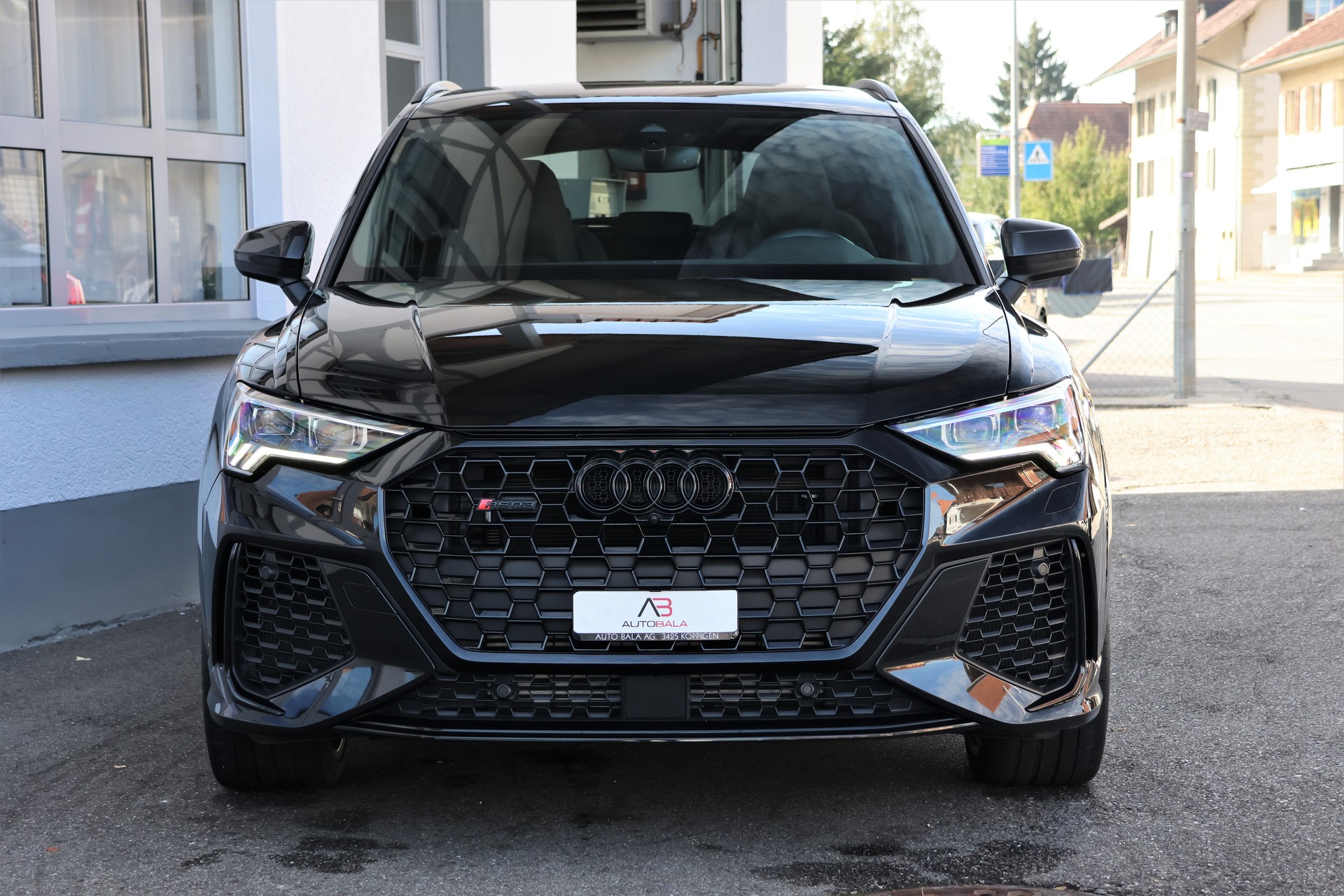 AUDI RS Q3 2.5 TFSI quattro S tronic *BlackStyle* + 1.9T AHK-showroom-element-1