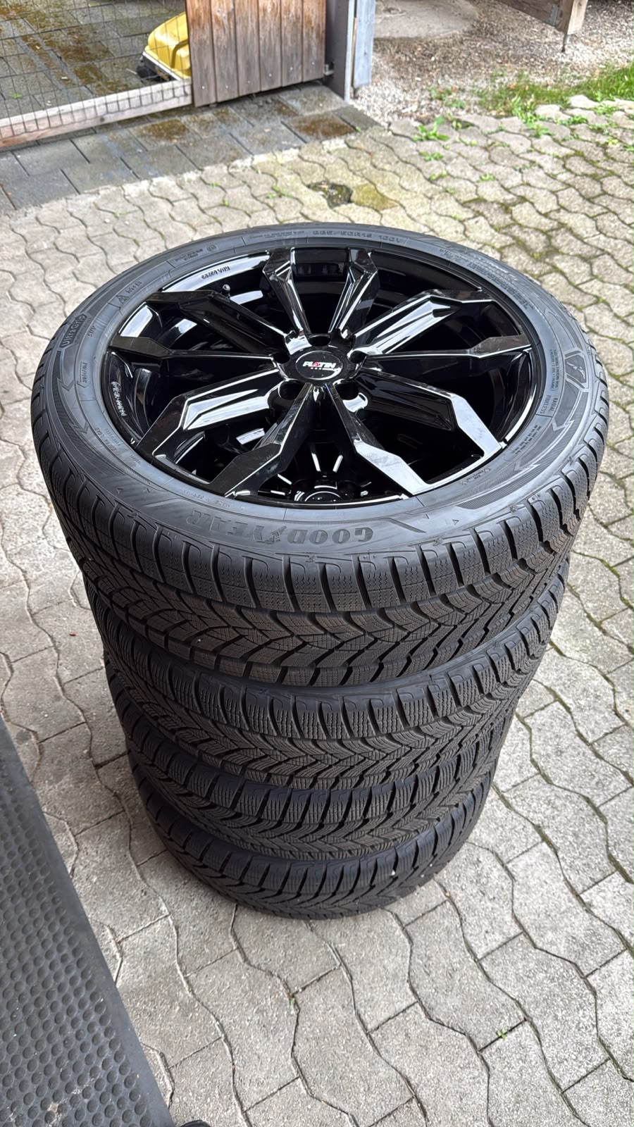 AUDI RS Q3 2.5 TFSI quattro S tronic *BlackStyle* + 1.9T AHK-image-30