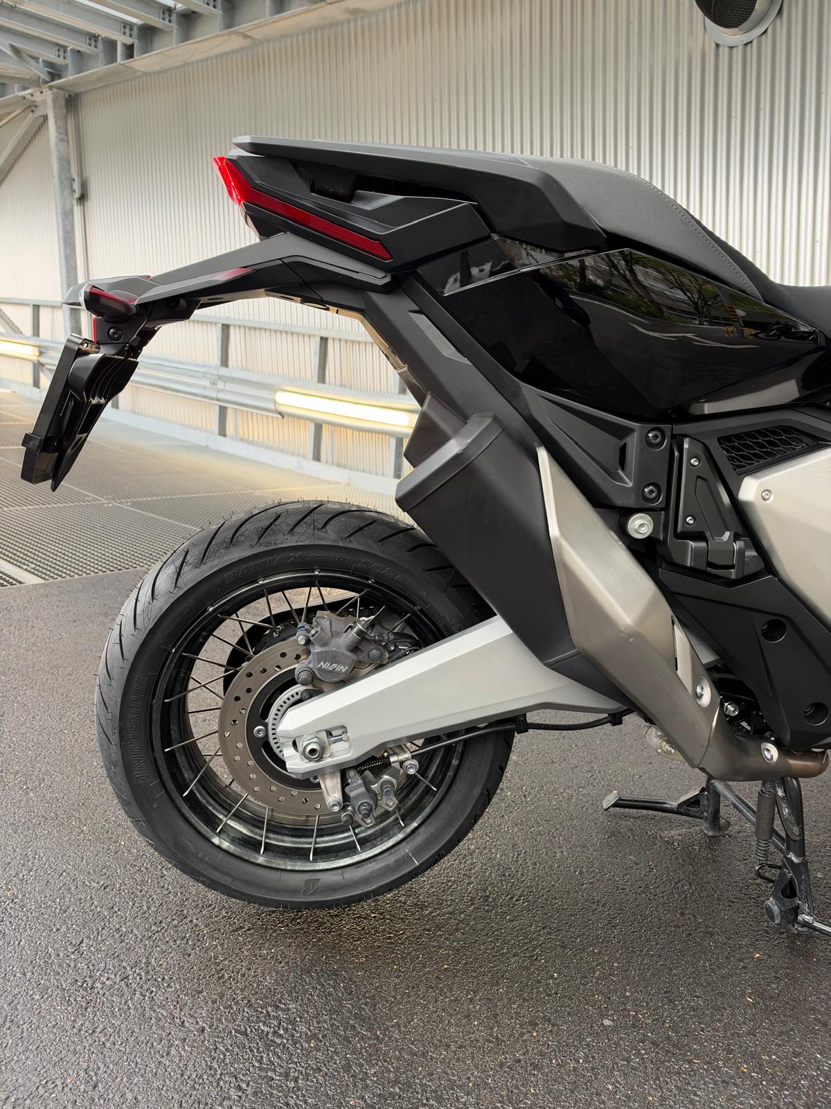 HONDA X-ADV 750-image-7