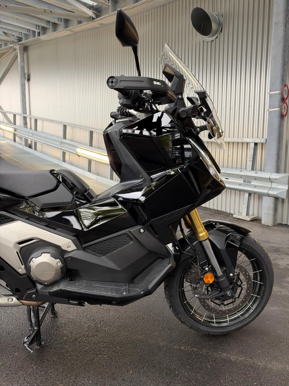 HONDA X-ADV 750-image-6