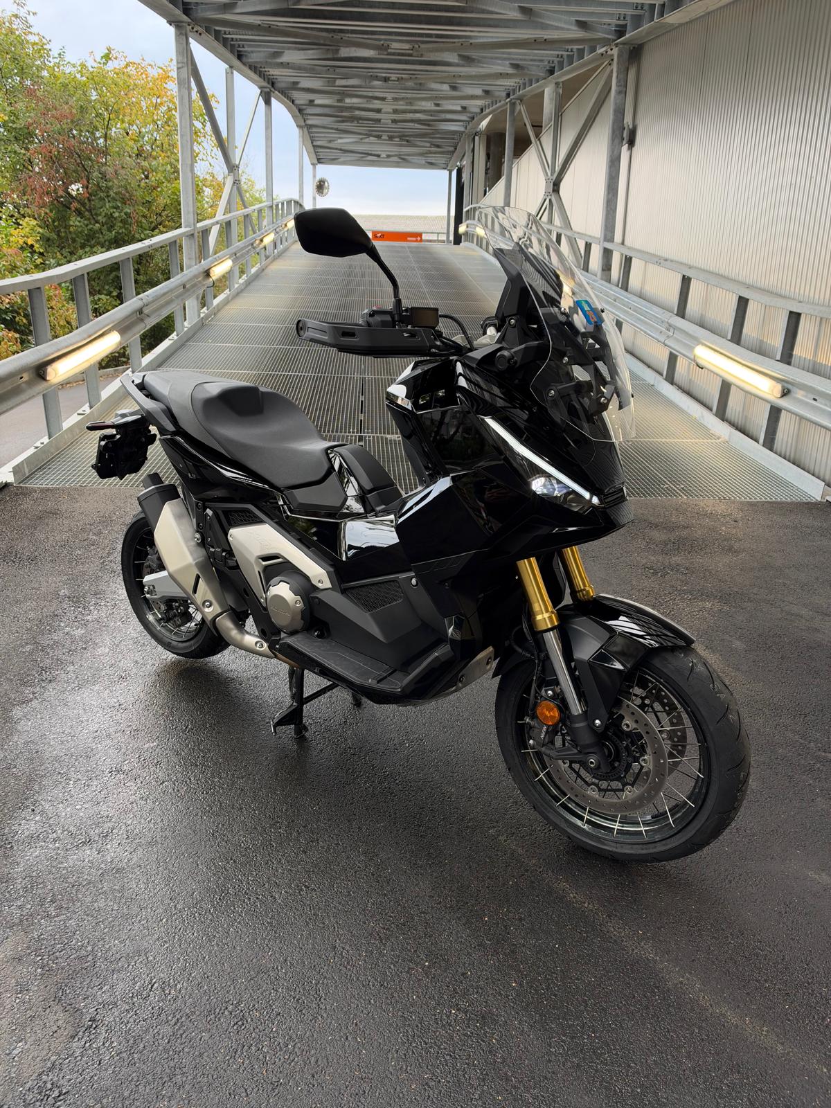 HONDA X-ADV 750-image-0