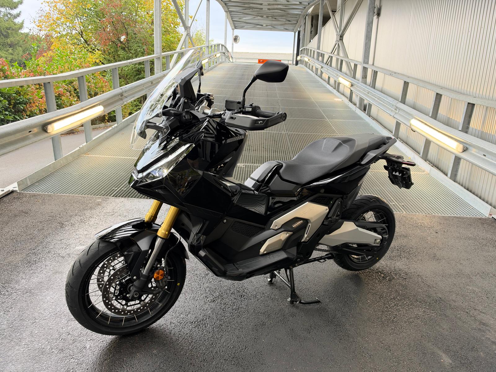 HONDA X-ADV 750-image-2