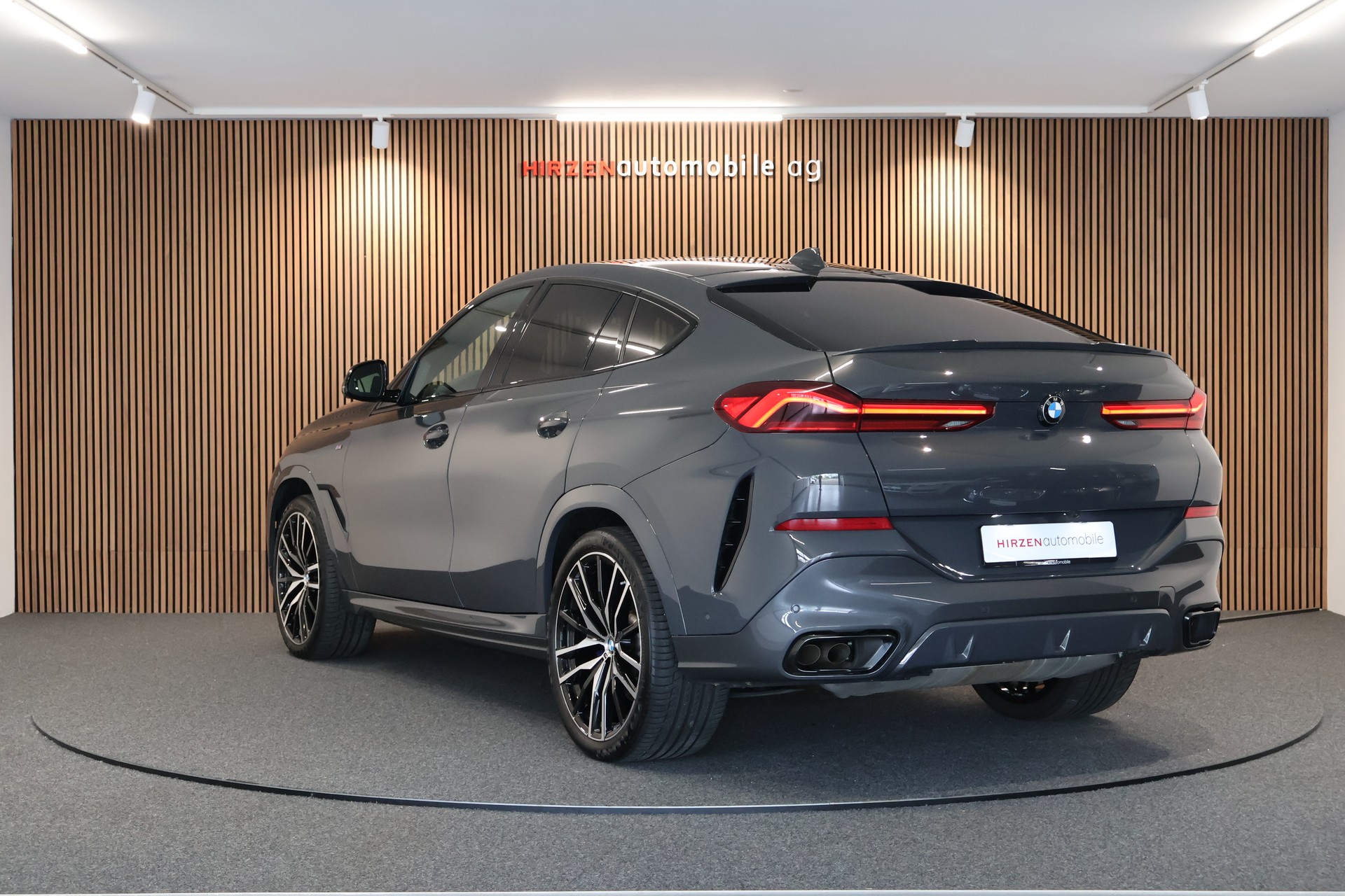 BMW X6 M50i Steptronic-showroom-element-2