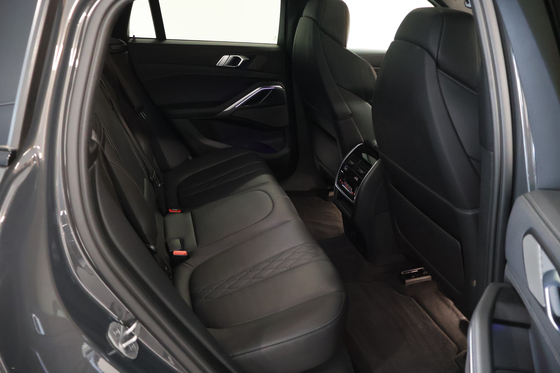 BMW X6 M50i Steptronic-image-12