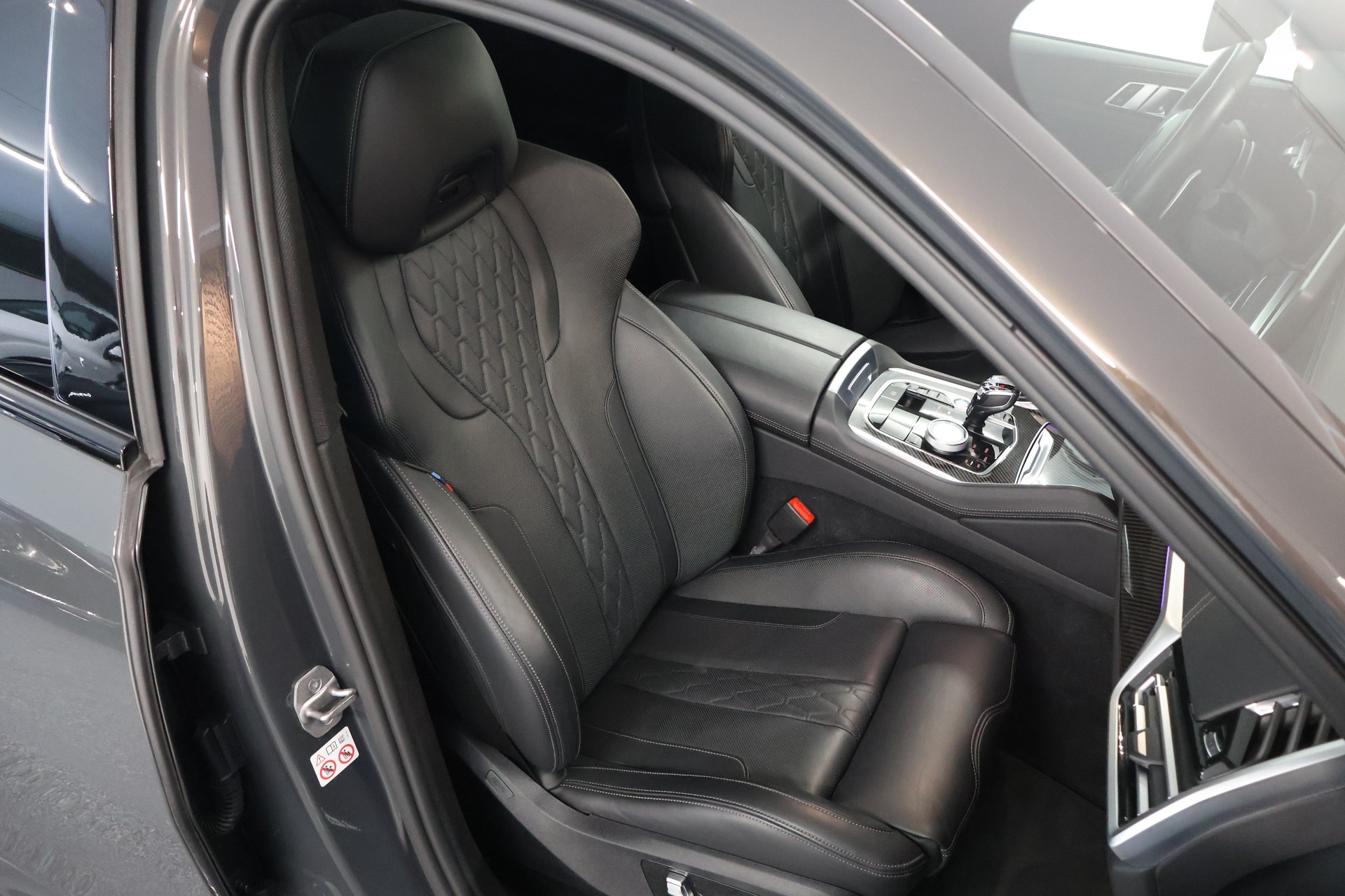BMW X6 M50i Steptronic-image-15