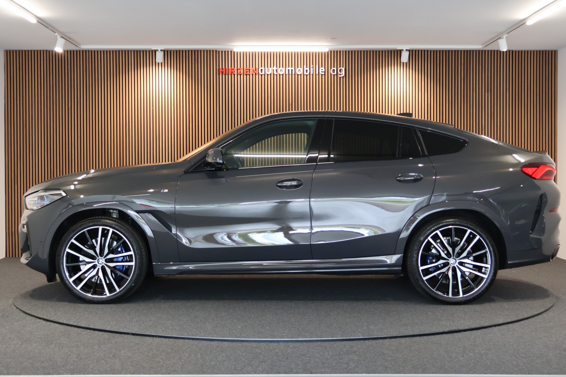 BMW X6 M50i Steptronic-showroom-element-1