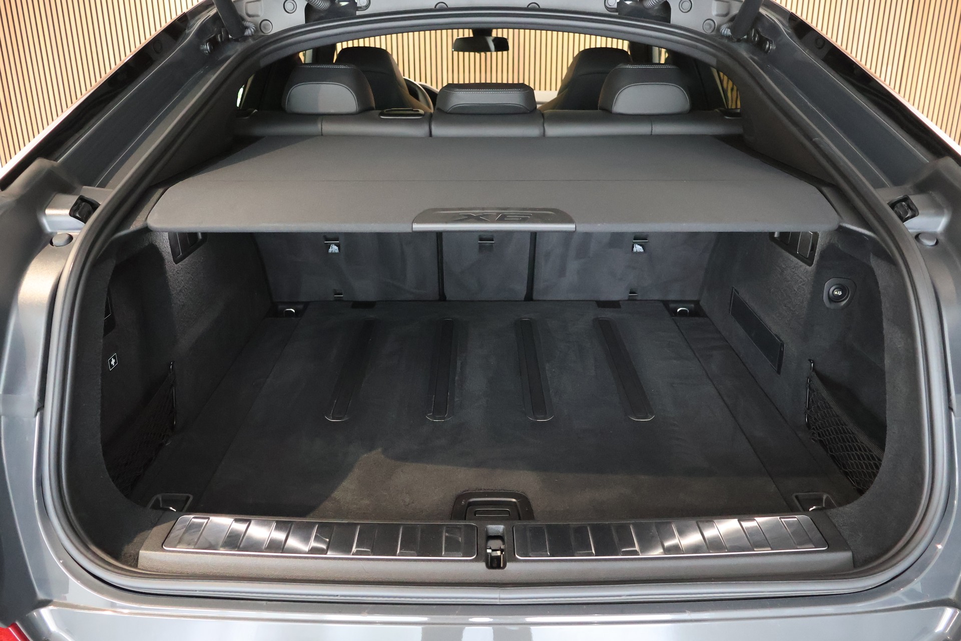 BMW X6 M50i Steptronic-image-11