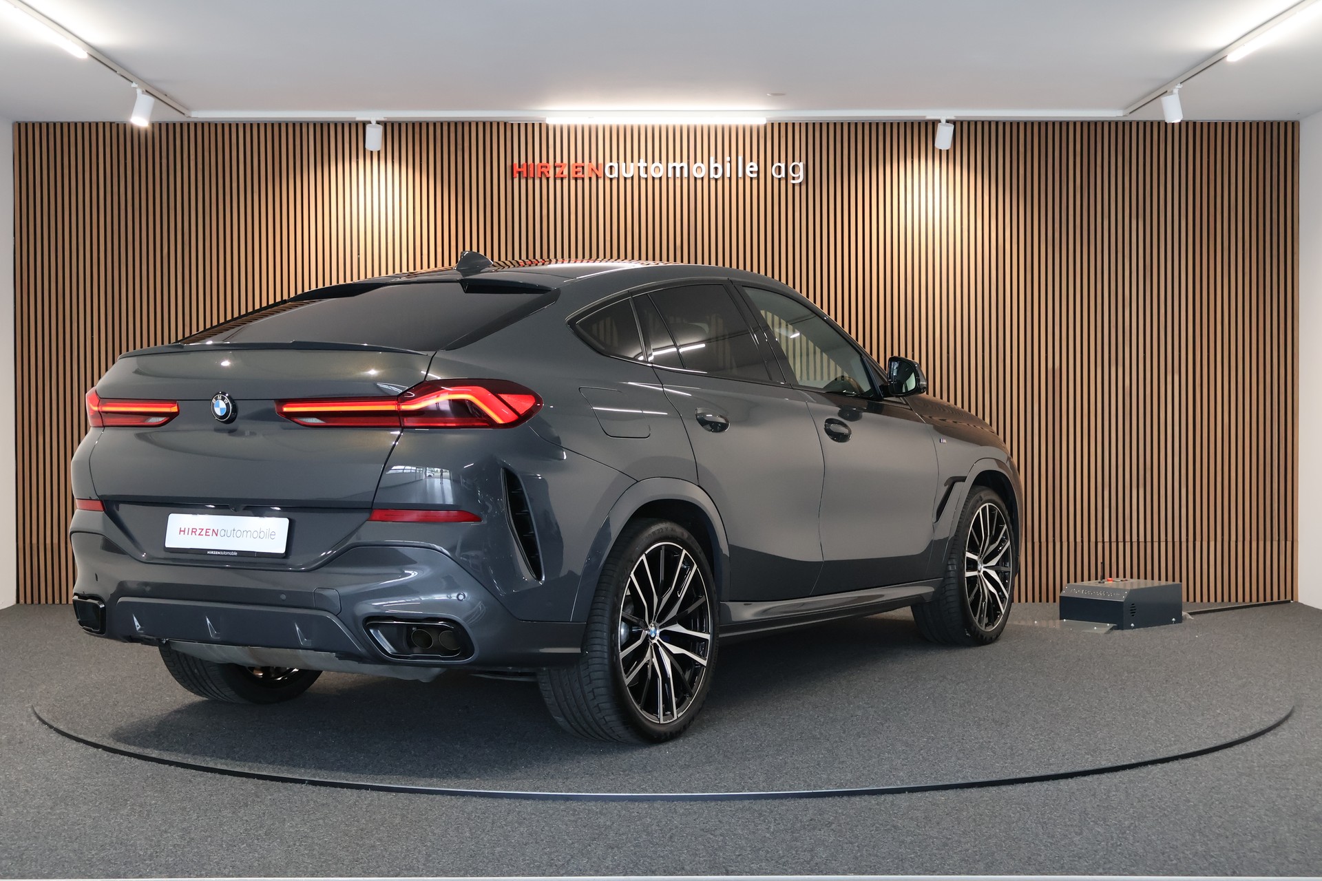 BMW X6 M50i Steptronic-image-4