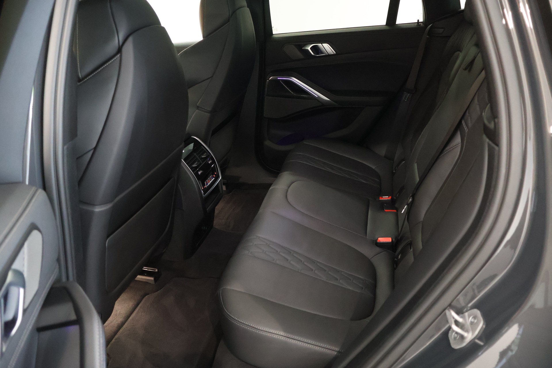 BMW X6 M50i Steptronic-image-10