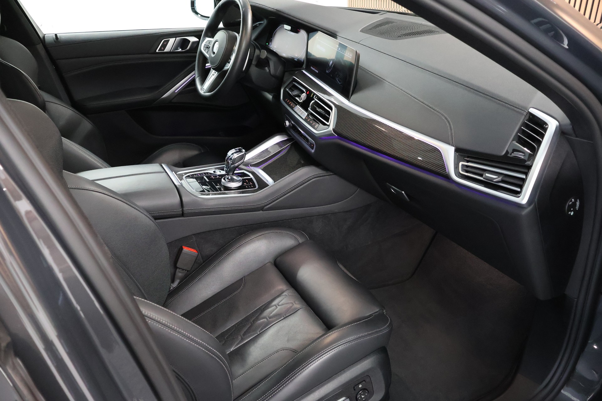 BMW X6 M50i Steptronic-image-14