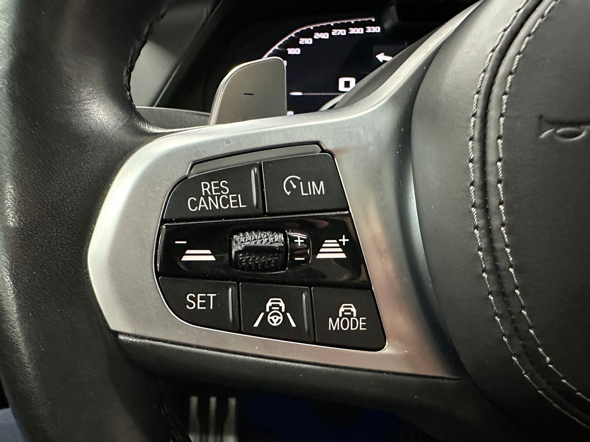BMW X5 xDrive M50d Steptronic 7 Plätze, AHK, Sitzheizung und Belüftung-image-22