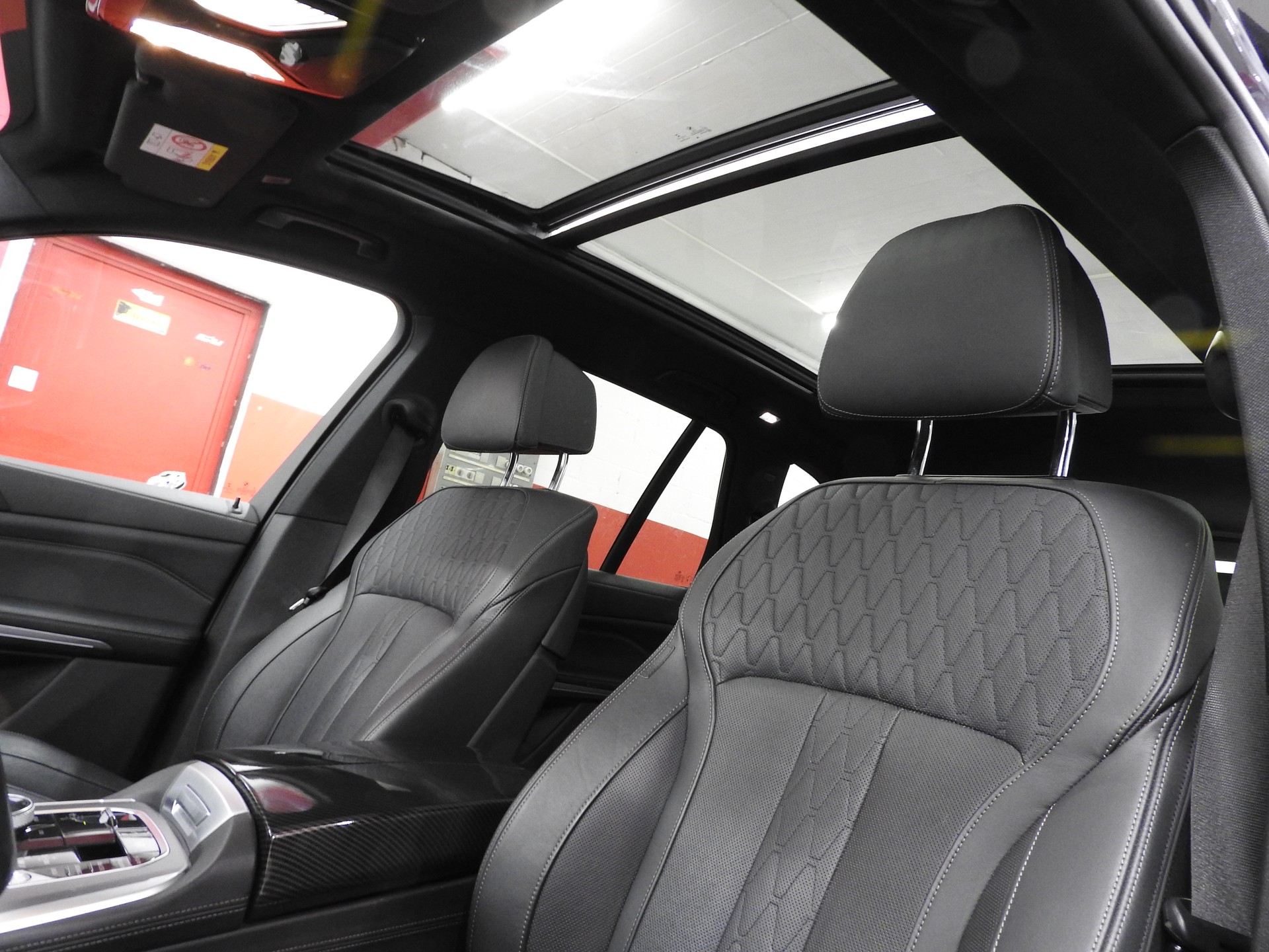 BMW X5 xDrive M50d Steptronic 7 Plätze, AHK, Sitzheizung und Belüftung-image-7