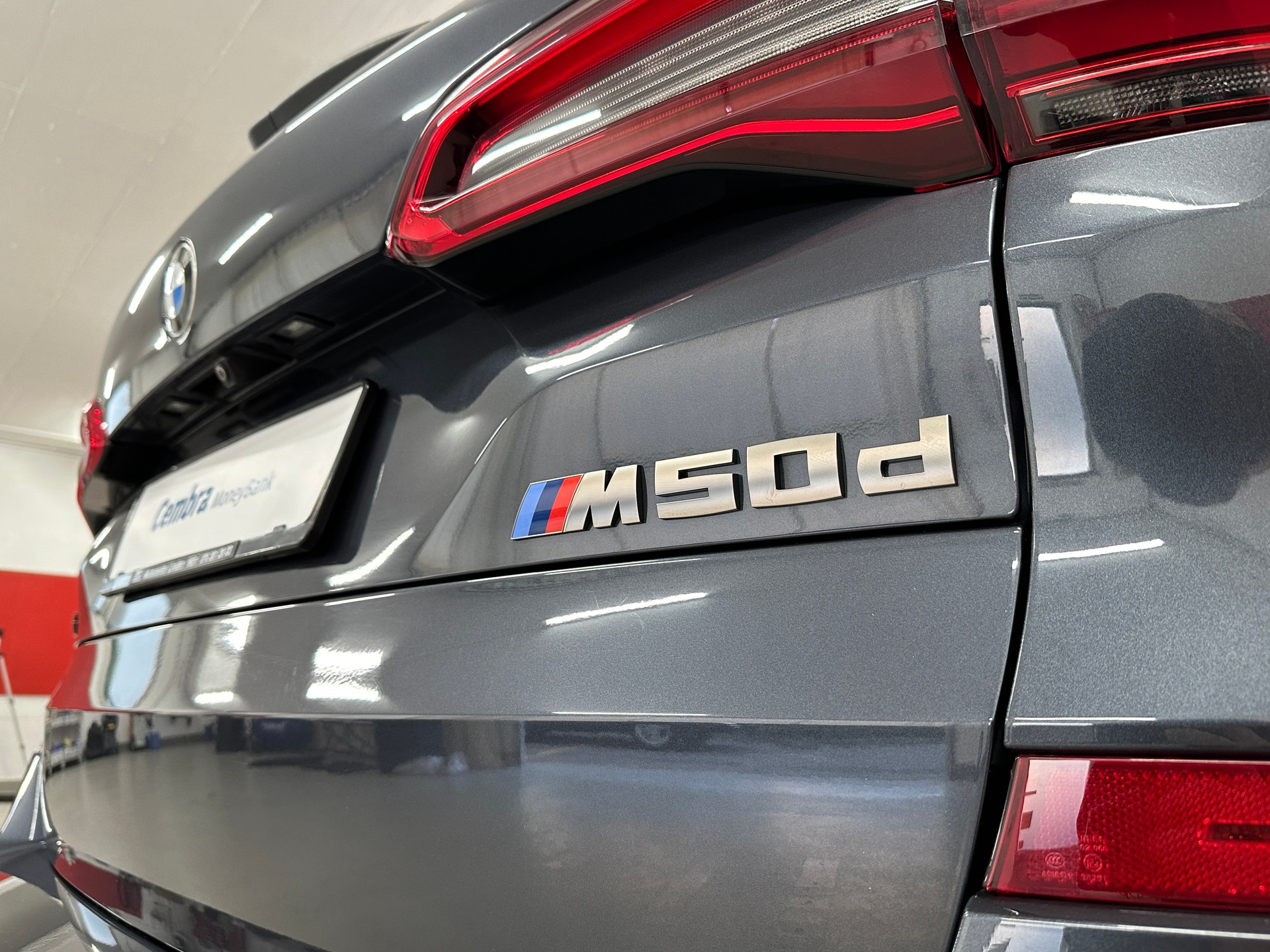 BMW X5 xDrive M50d Steptronic 7 Plätze, AHK, Sitzheizung und Belüftung-image-21