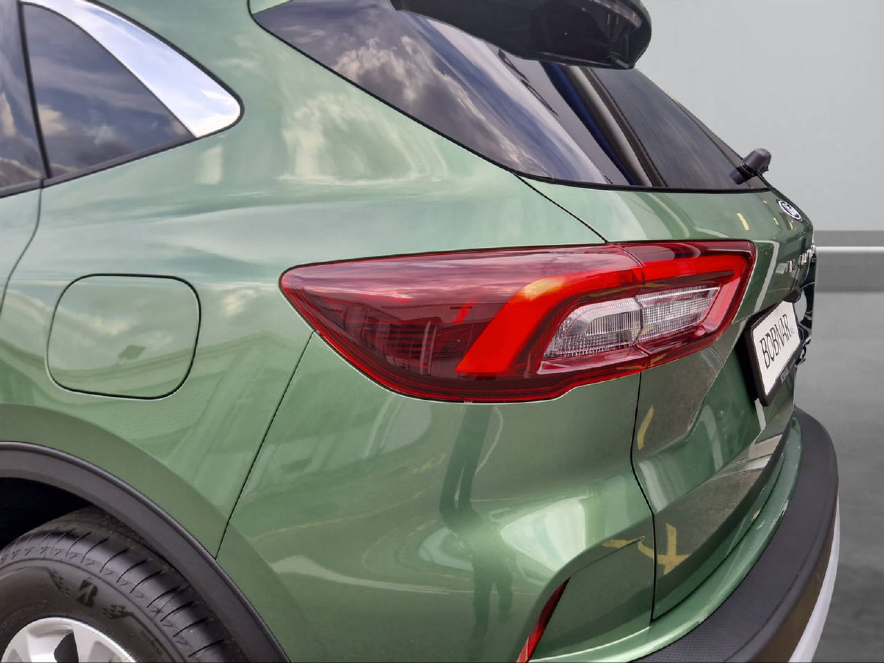 FORD Kuga 2.5 Hybrid Titanium-image-5