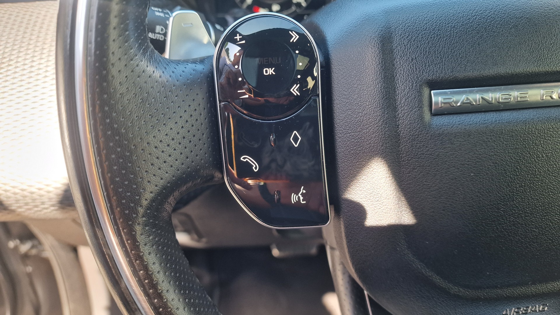 LAND ROVER RR Velar R-Dyn. D 240 SE-image-22