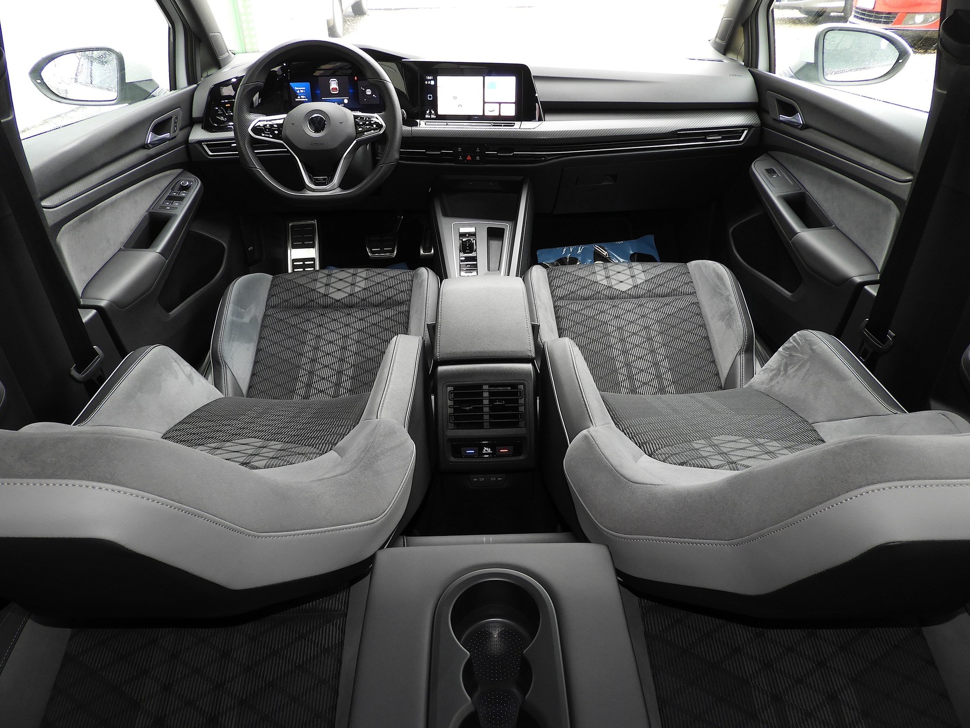 VW Golf 1.5 eTSI mHEV ACT Style DSG I R Line innen & aussen! I ACC I Spurhalte I Spurwechsel I Garantie inkl.-image-8