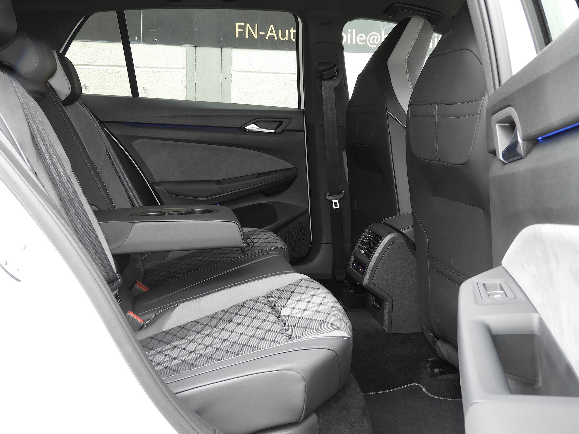VW Golf 1.5 eTSI mHEV ACT Style DSG I R Line innen & aussen! I ACC I Spurhalte I Spurwechsel I Garantie inkl.-image-14