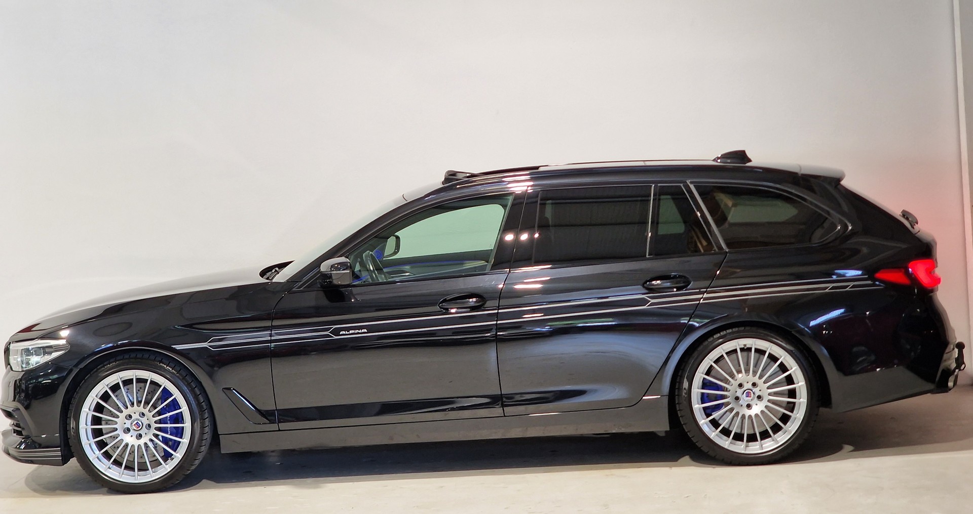 BMW-ALPINA D5 S BiTurbo Touring 3.0d xDrive Switch-Tronic-showroom-element-1