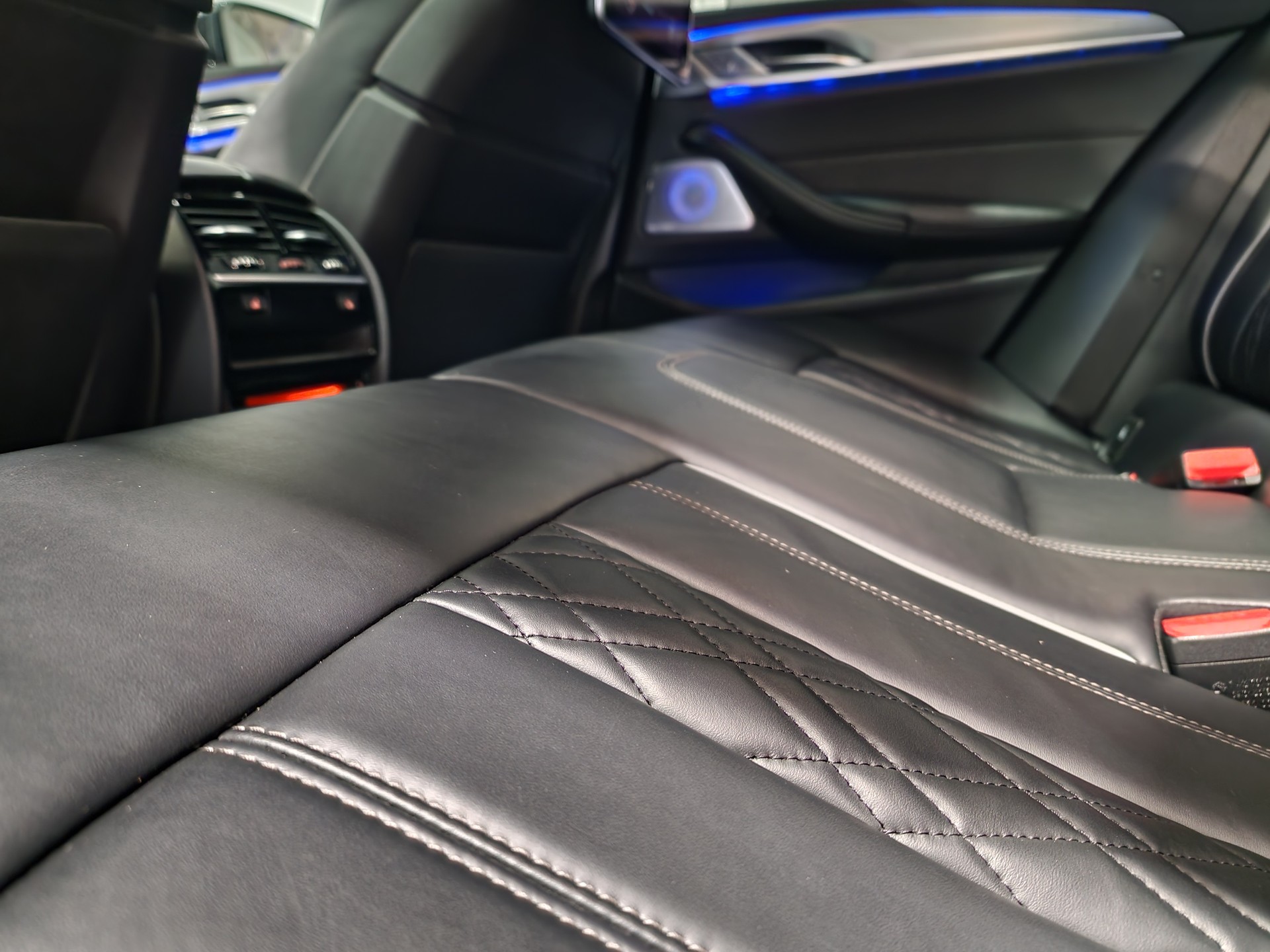 BMW-ALPINA D5 S BiTurbo Touring 3.0d xDrive Switch-Tronic-image-15