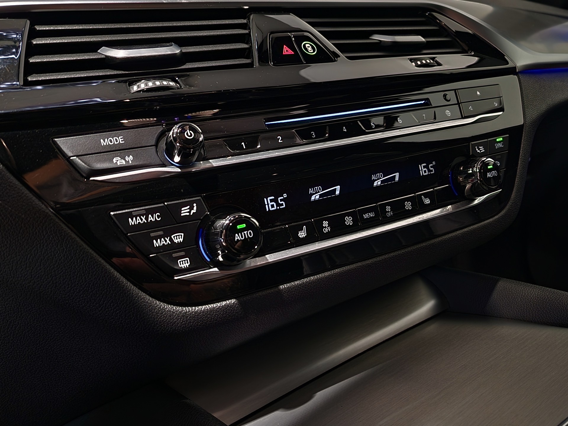 BMW-ALPINA D5 S BiTurbo Touring 3.0d xDrive Switch-Tronic-image-11