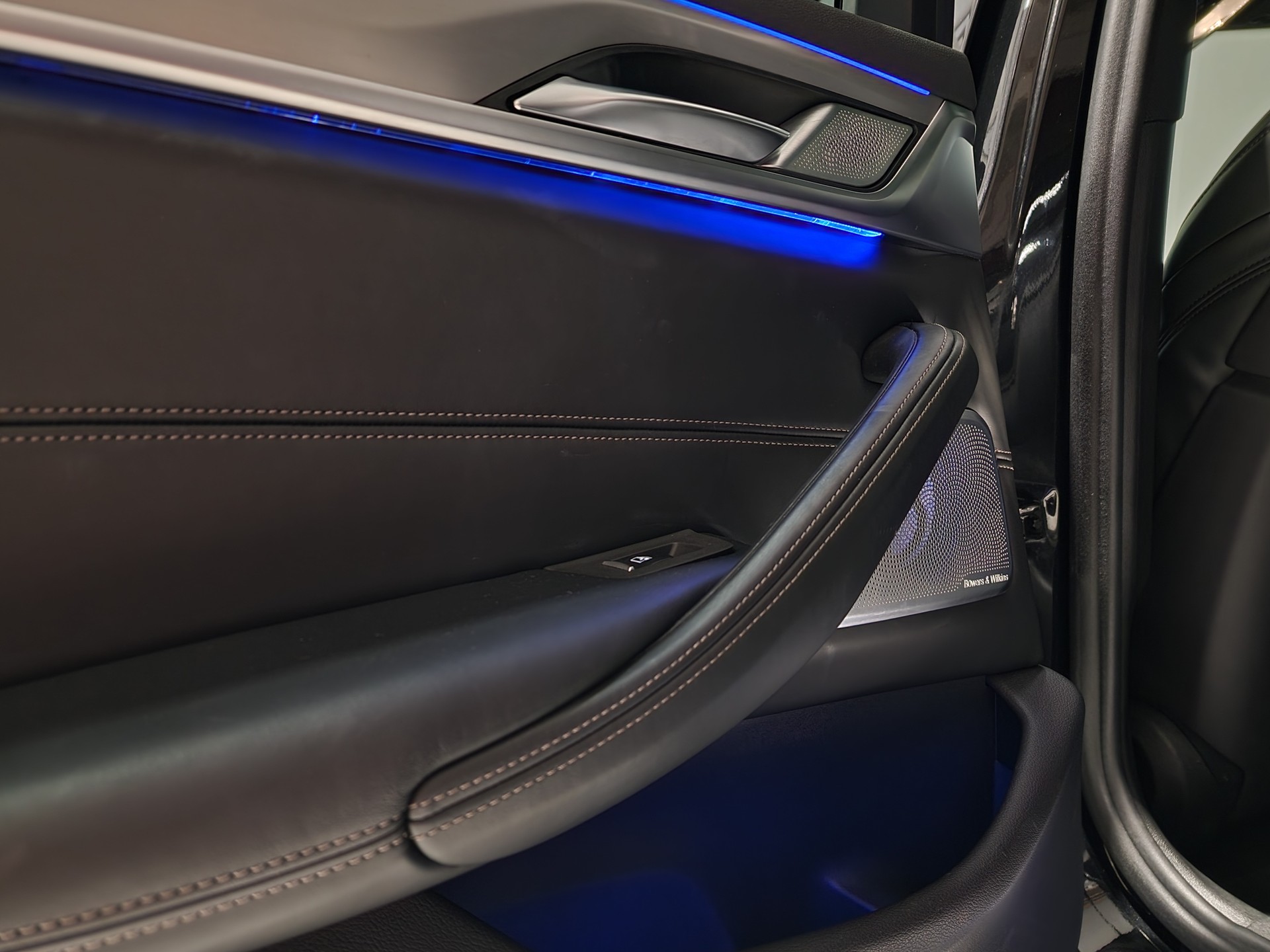 BMW-ALPINA D5 S BiTurbo Touring 3.0d xDrive Switch-Tronic-image-13