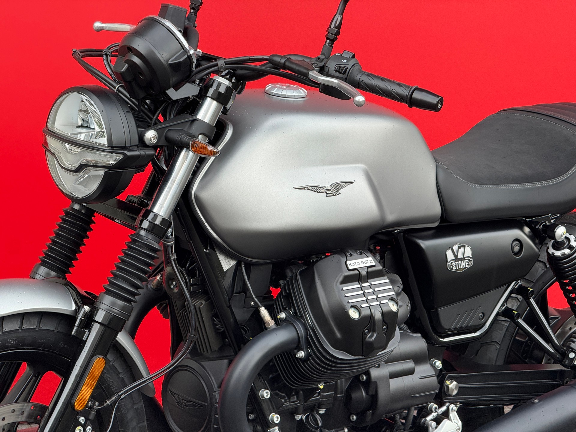 MOTO GUZZI V7 IV 850 Stone (35kW)-image-9