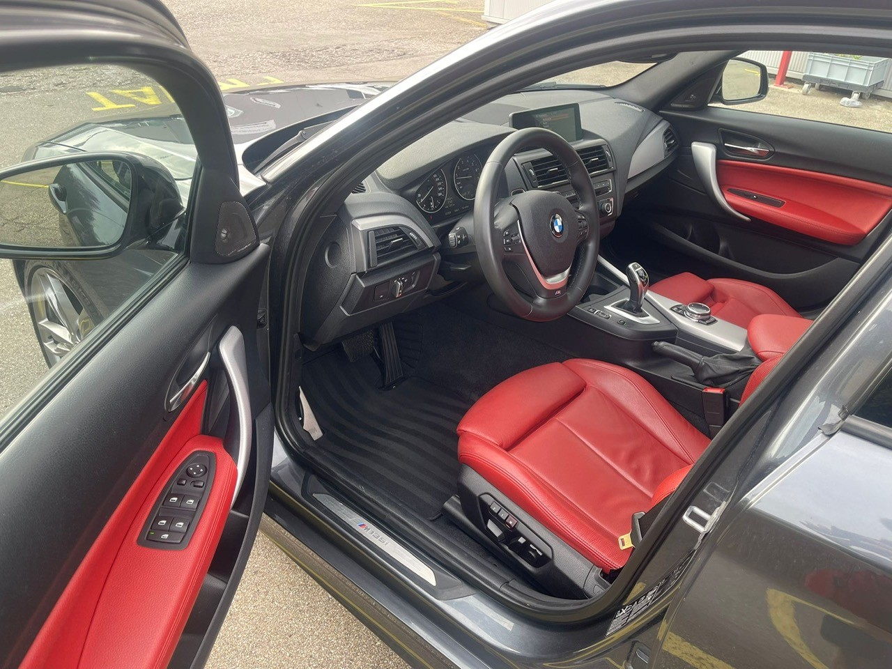 BMW M135i xDrive Steptronic-image-9