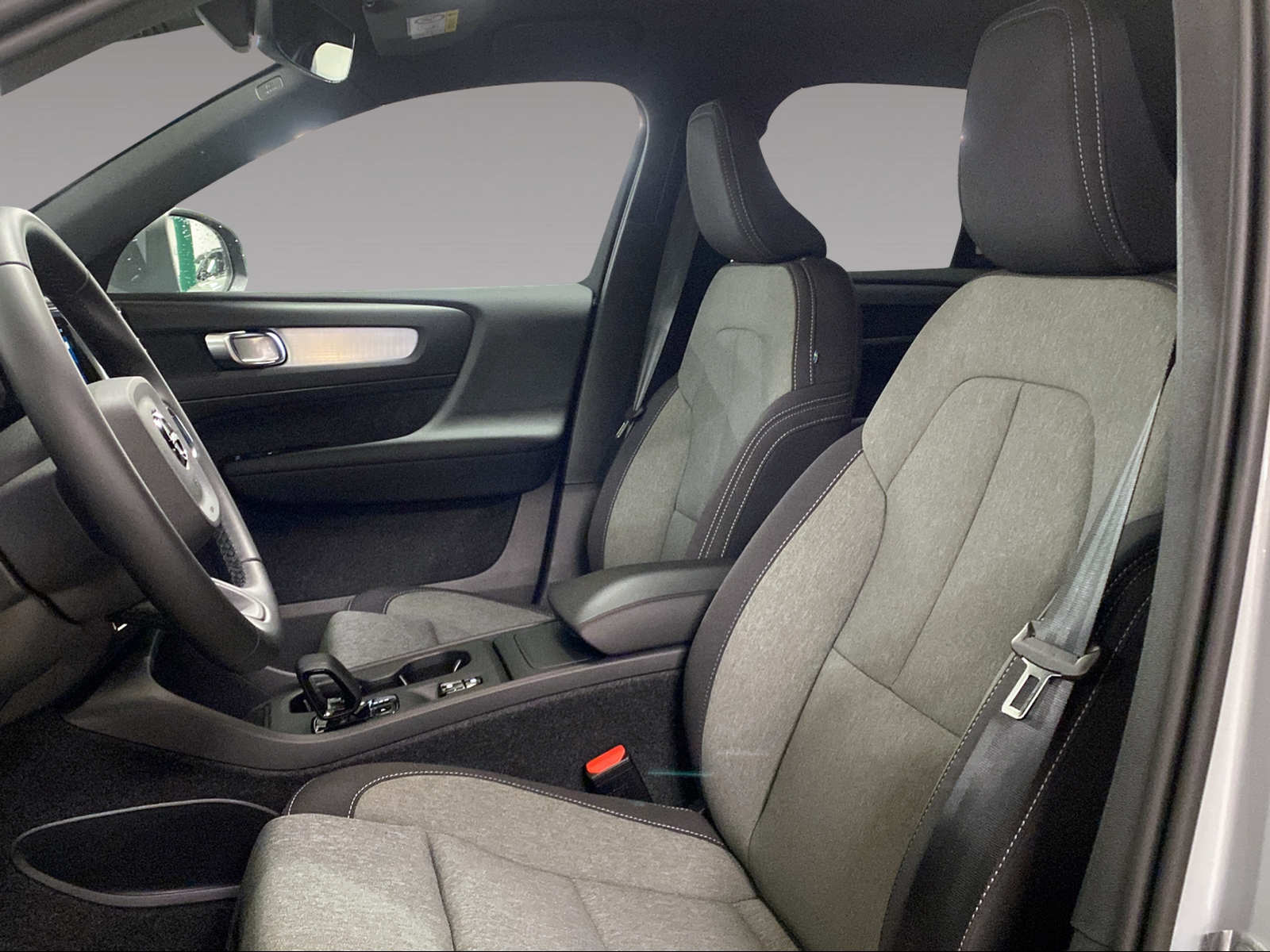 VOLVO XC40 B3 Benzin Mild Hybrid Xcite DCT-image-7