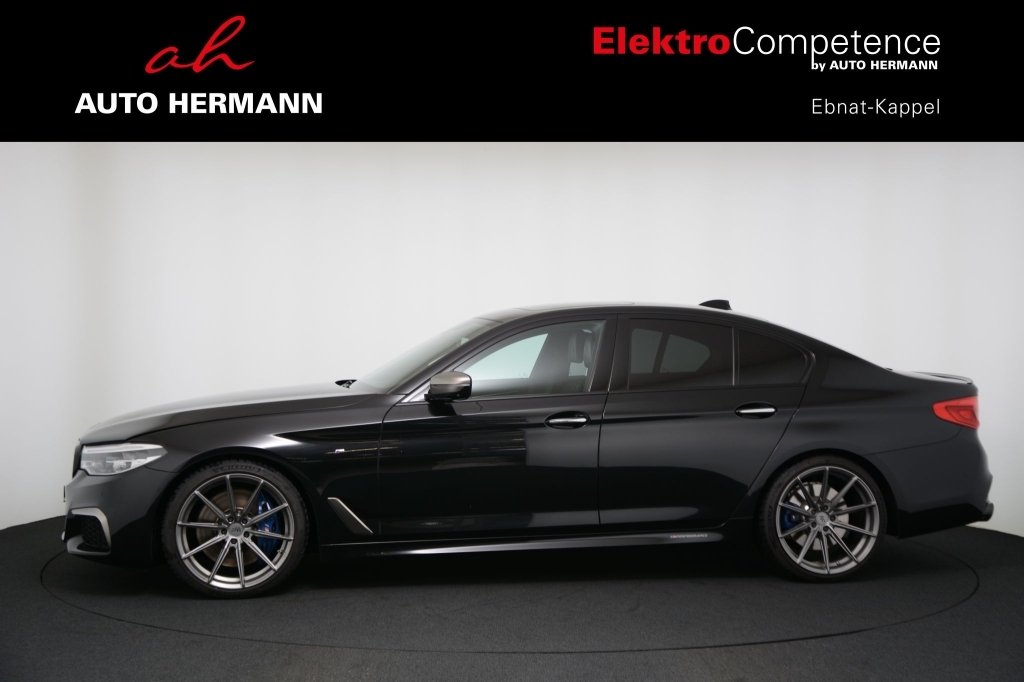 BMW M550i xDrive Steptronic-showroom-element-3