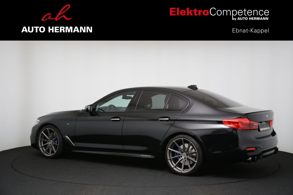 BMW M550i xDrive Steptronic-image-4