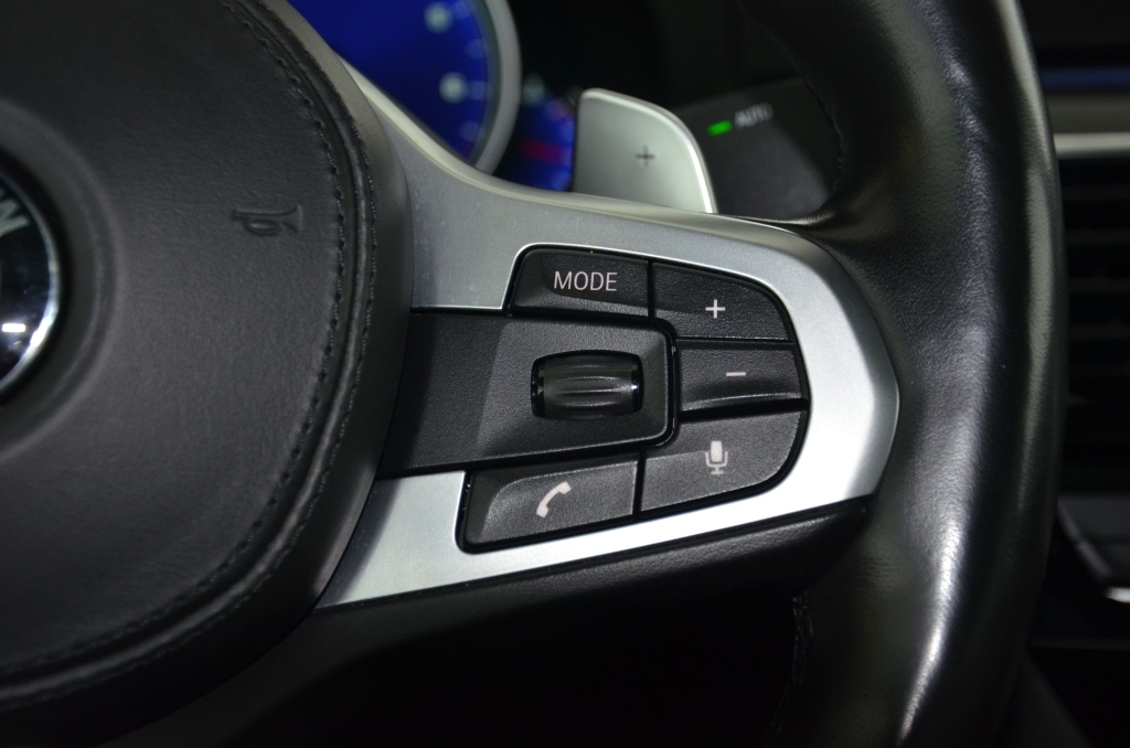 BMW M550i xDrive Steptronic-image-20