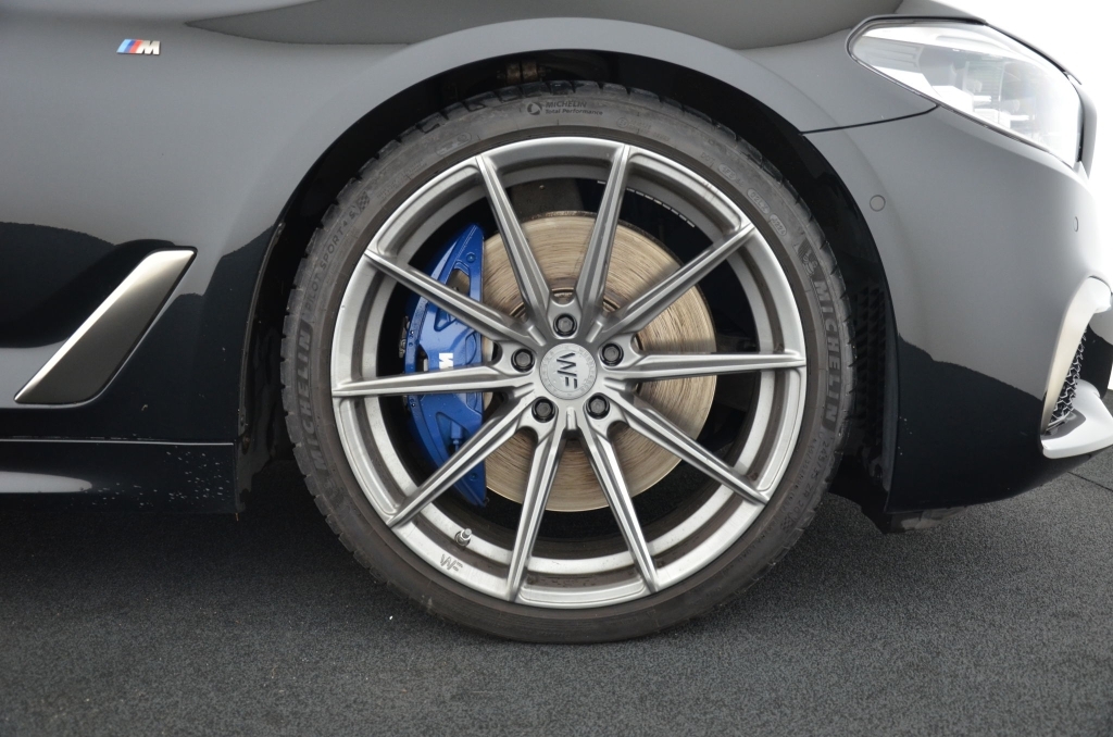BMW M550i xDrive Steptronic-image-9
