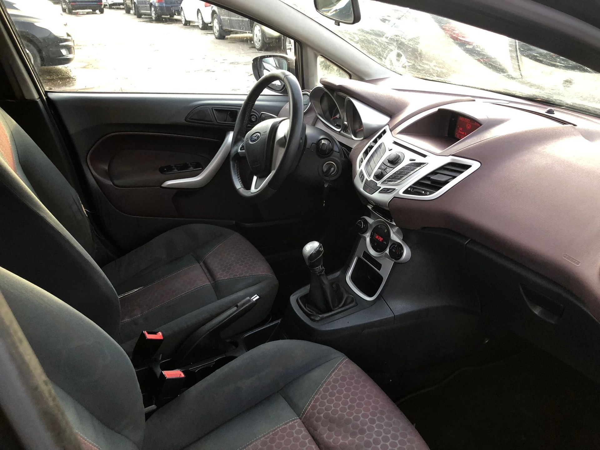 FORD Fiesta 1.4 TDCi Titanium-image-14