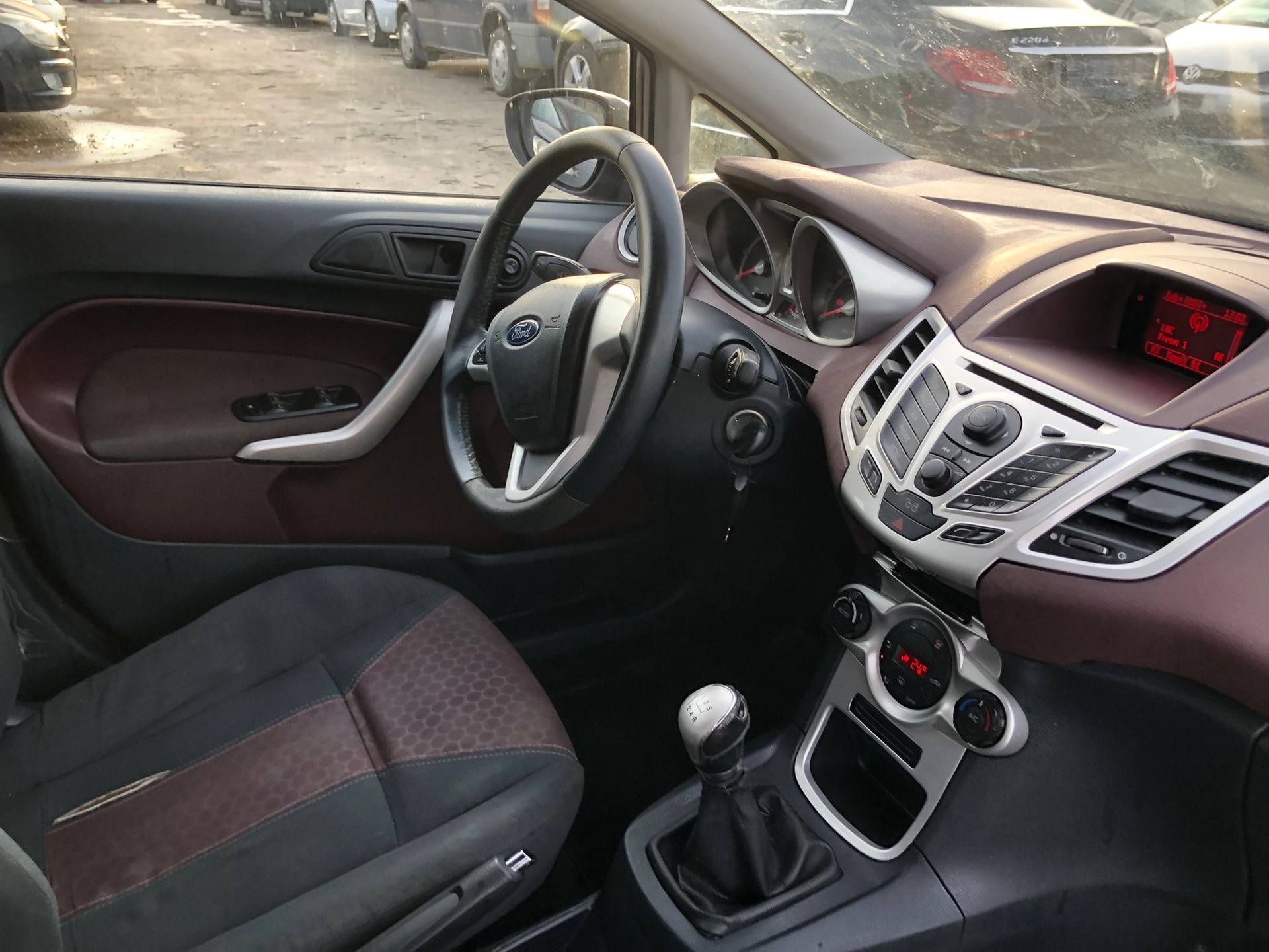 FORD Fiesta 1.4 TDCi Titanium-image-7