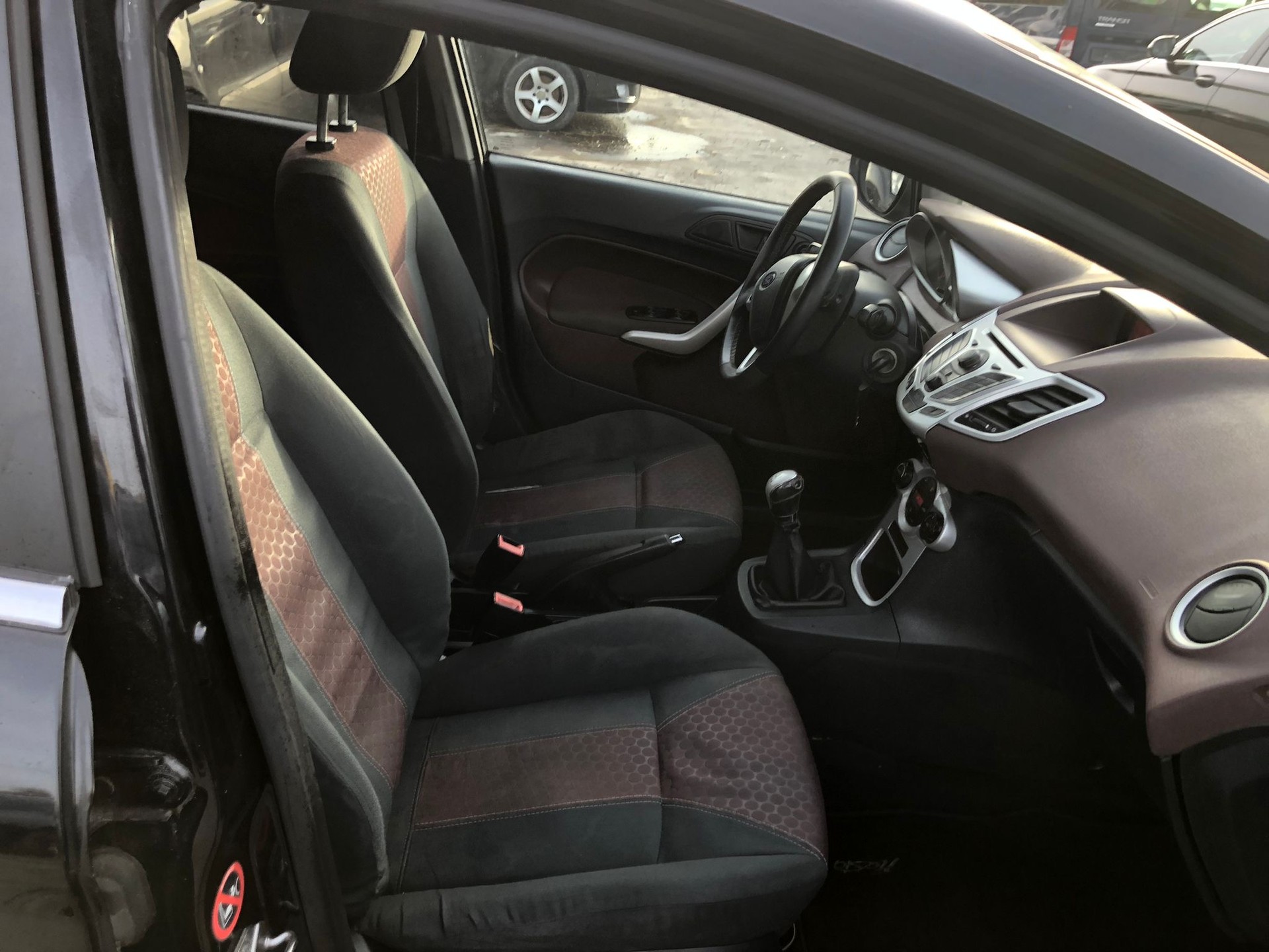 FORD Fiesta 1.4 TDCi Titanium-image-10