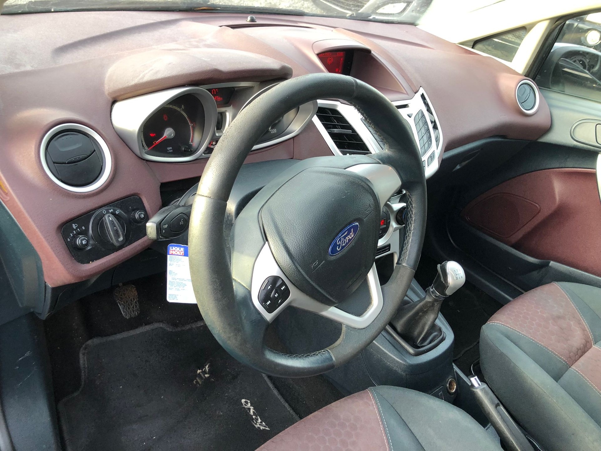 FORD Fiesta 1.4 TDCi Titanium-image-8