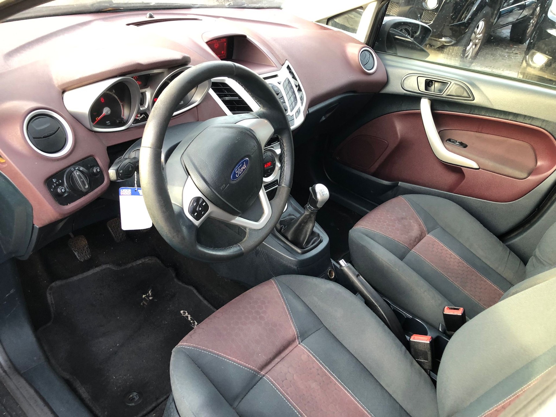 FORD Fiesta 1.4 TDCi Titanium-image-6