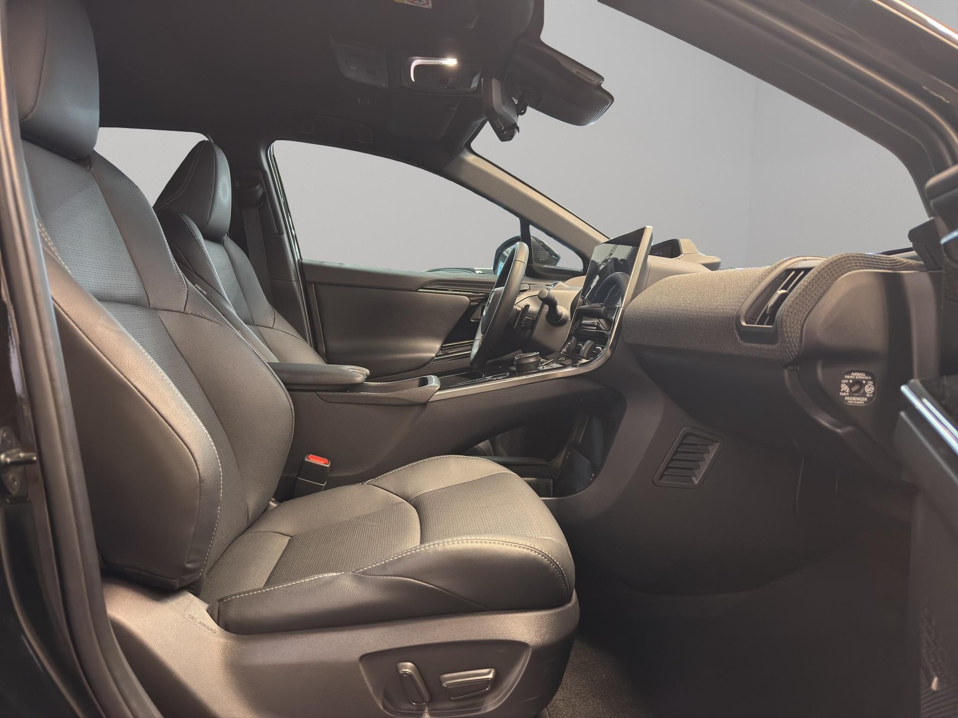 SUBARU Solterra eV Luxury AWD-image-11