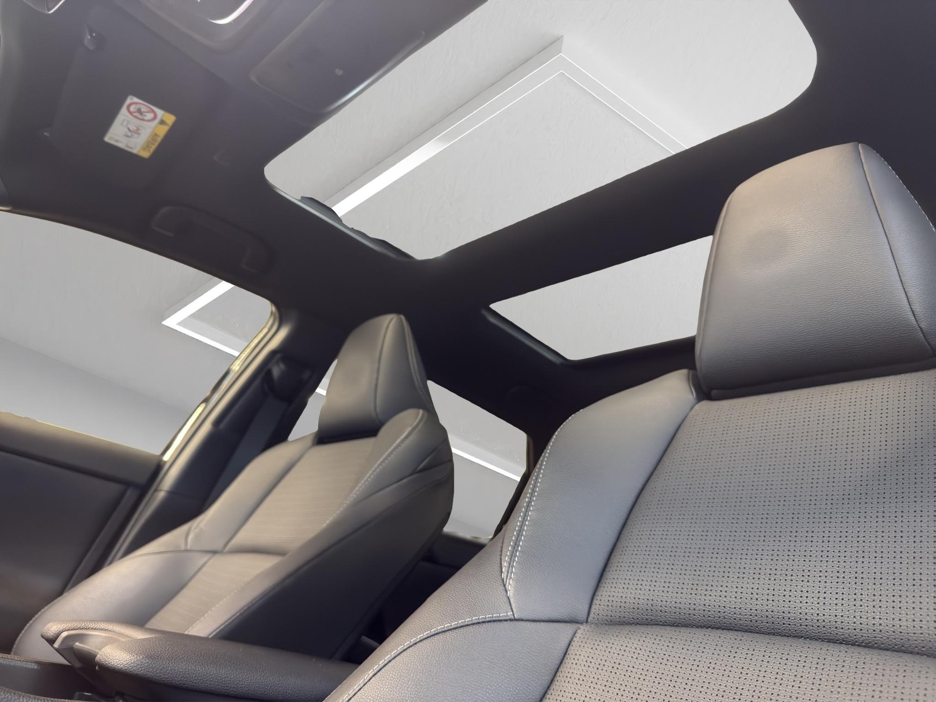 SUBARU Solterra eV Luxury AWD-image-14