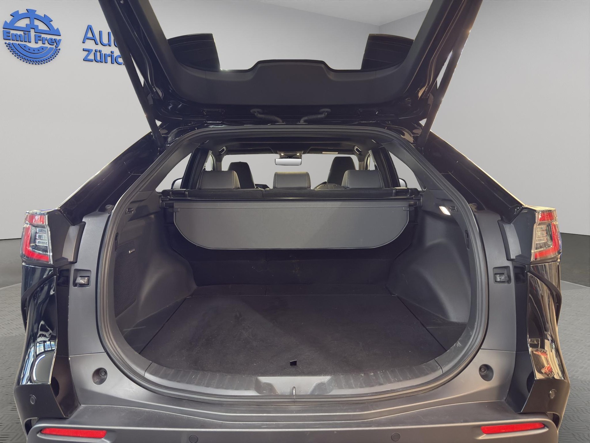 SUBARU Solterra eV Luxury AWD-image-15