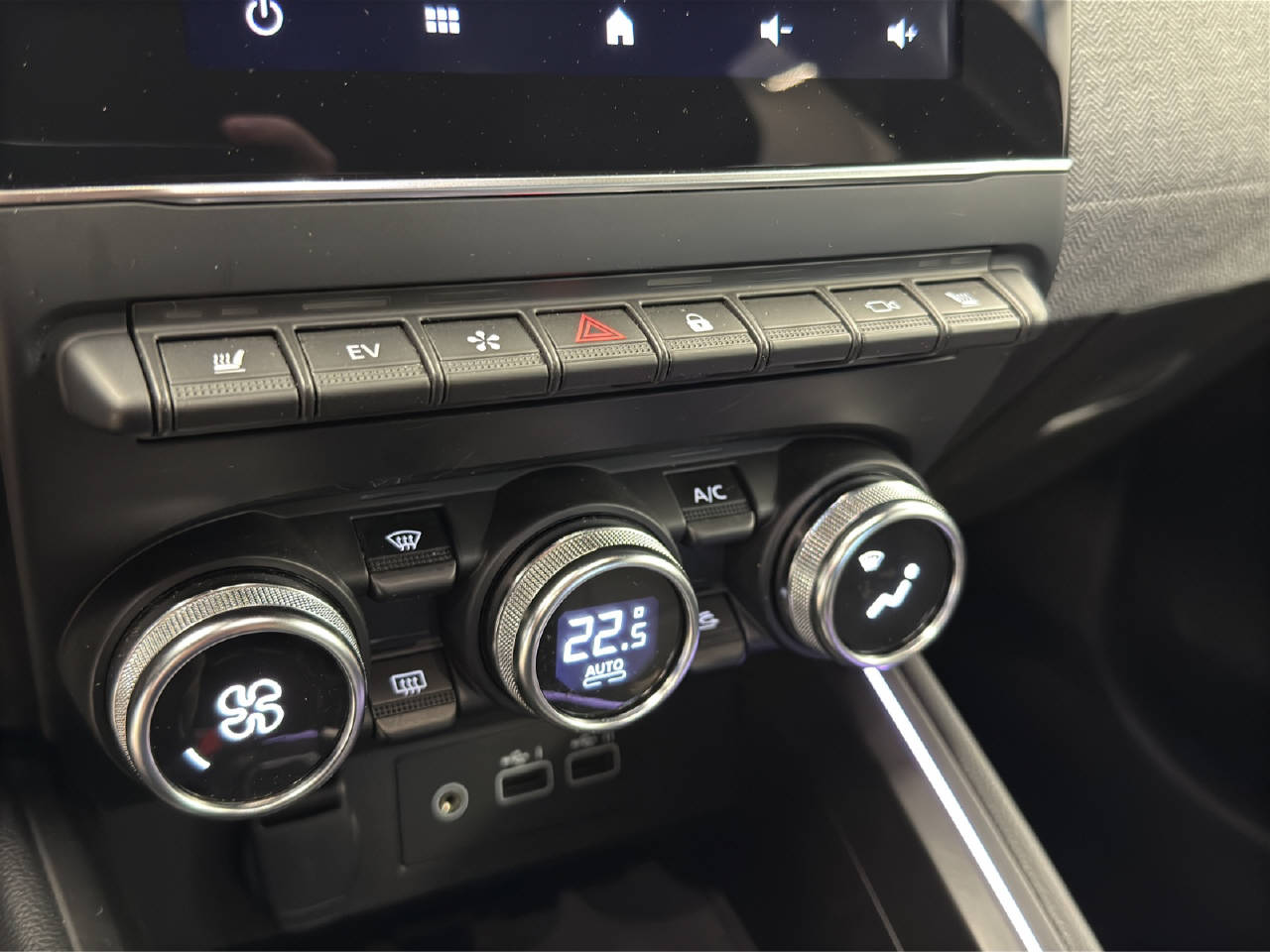RENAULT Clio 1.6 E-Tech techno-image-10